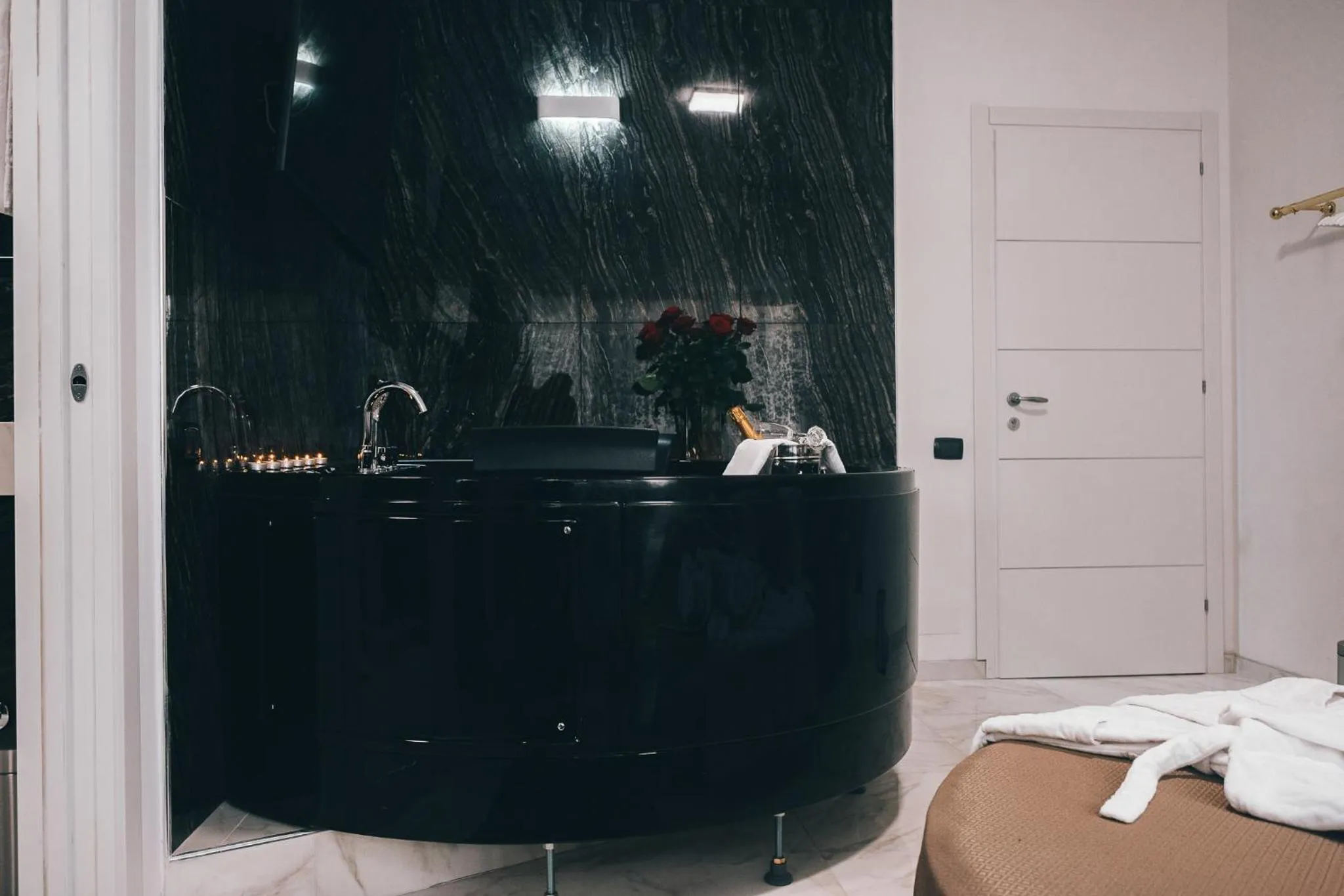 Spa and wellness centre/facilities in Gregorio VII Luxury Suites San Damaso