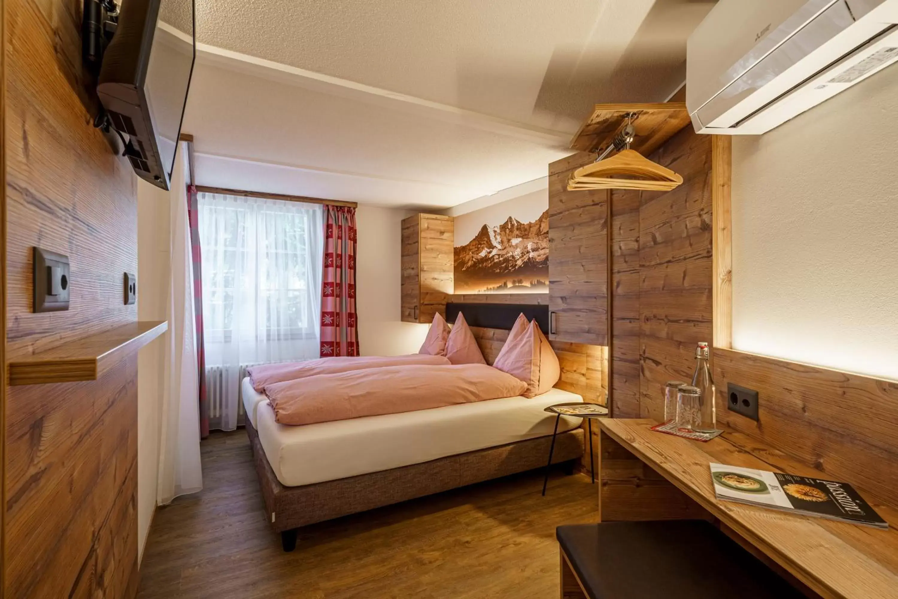 Standard Double Room in Alpenblick Hotel & Restaurant Wilderswil by Interlaken