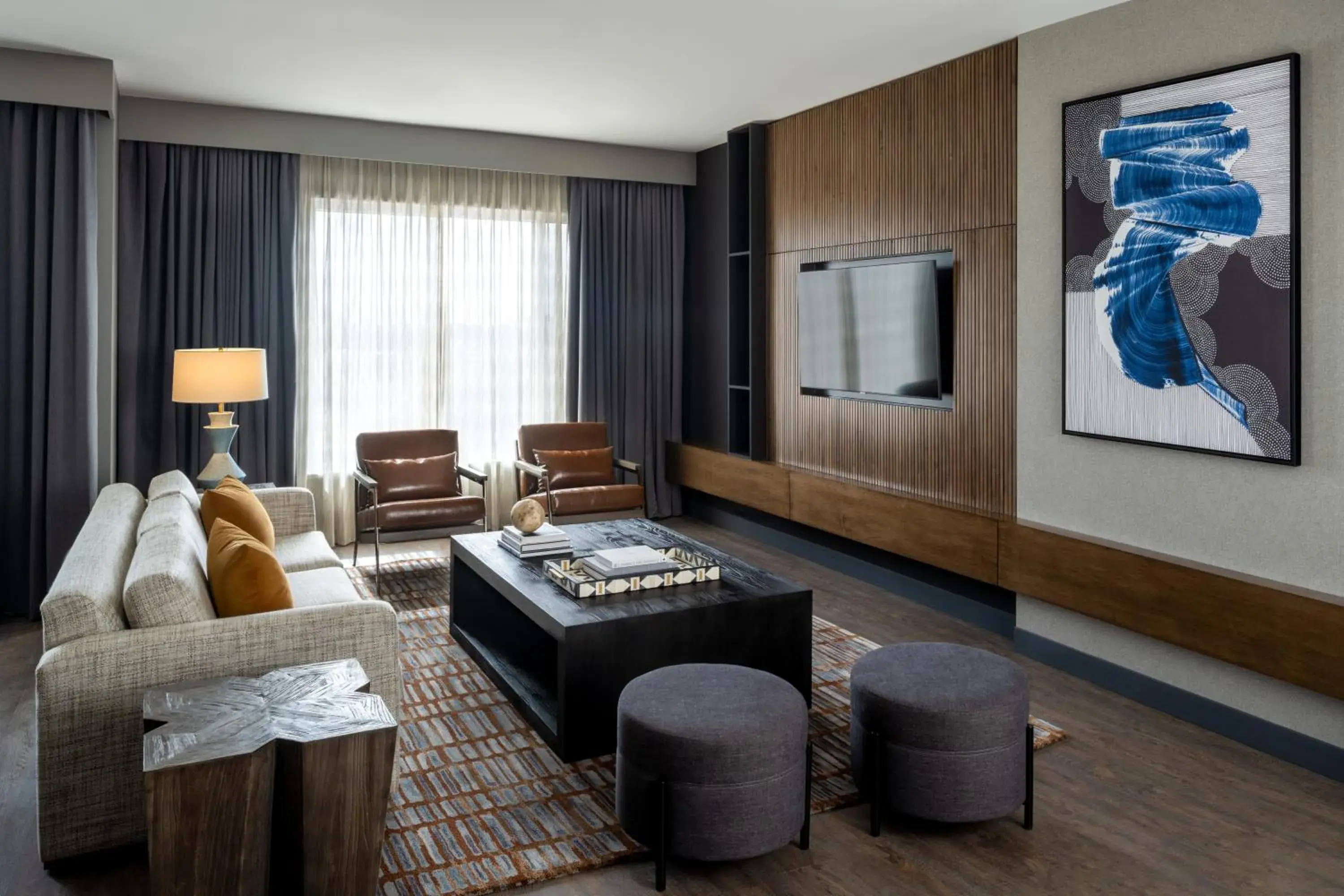 Living room, Seating Area in Delta Hotels by Marriott Wichita Falls Convention Center