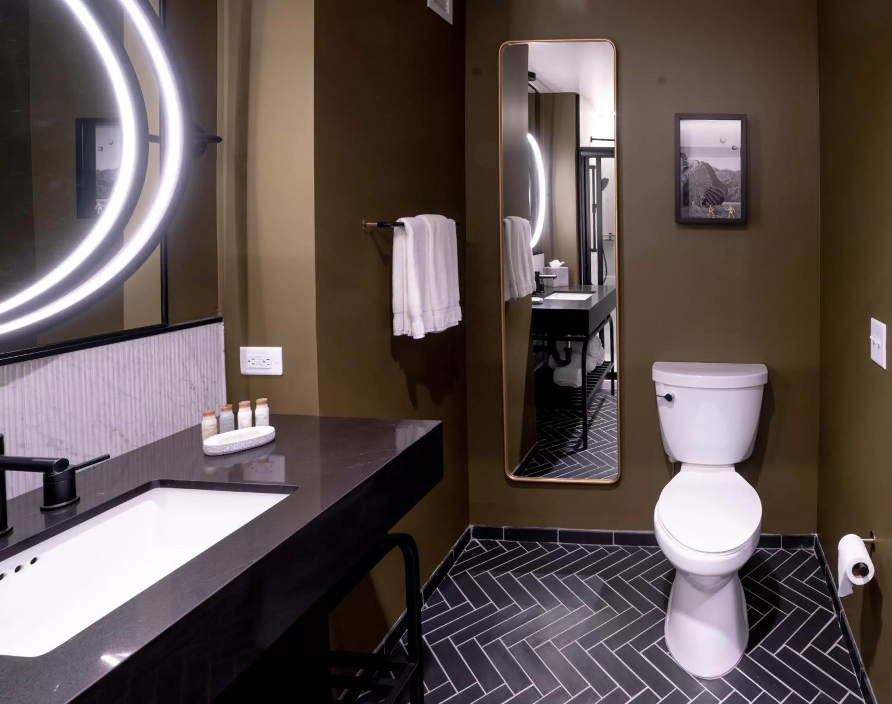 Photo of the whole room, Bathroom in Hotel Indigo - Columbus at Riverfront Place, an IHG Hotel