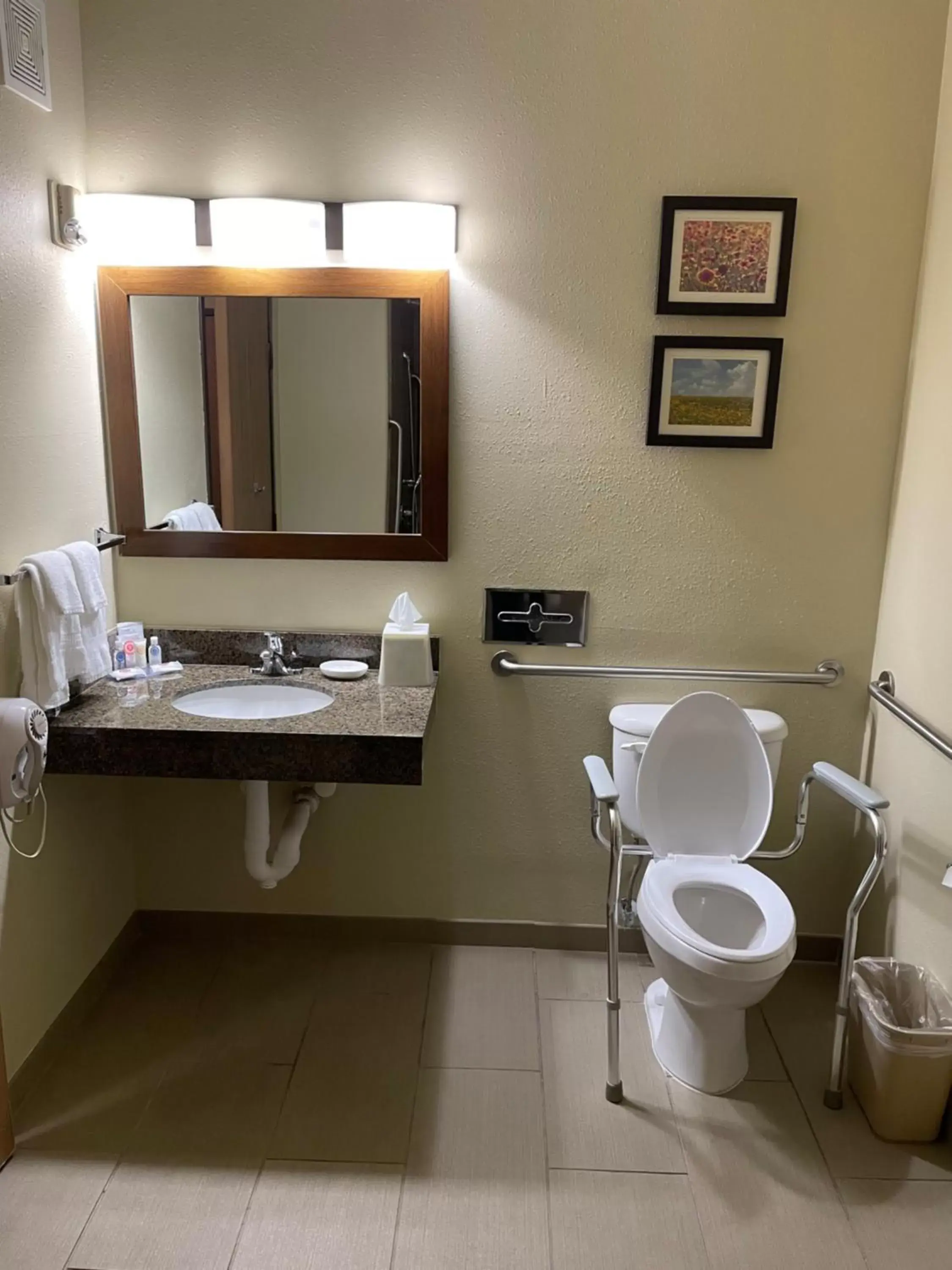 Bathroom in Comfort Inn & Suites Ponca City near Marland Mansion