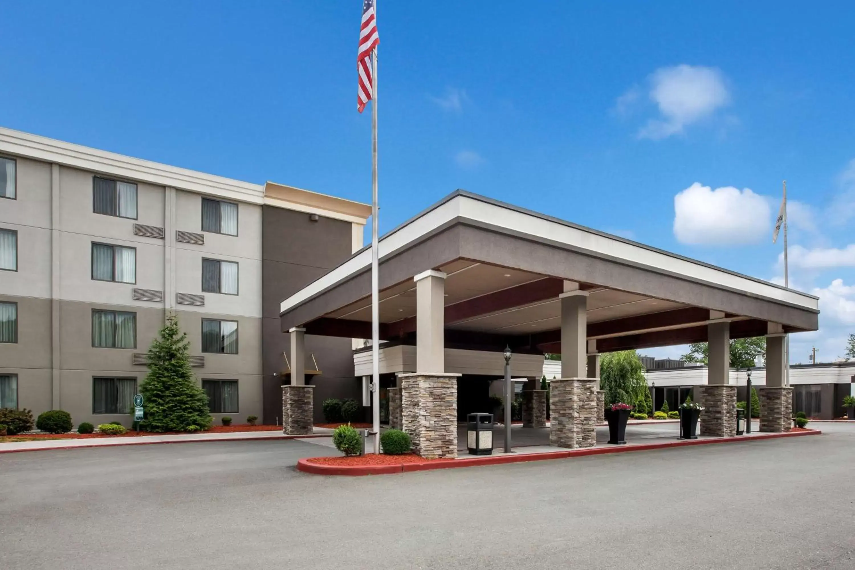 Property Building in Best Western Hunt's Landing Hotel Matamoras Milford