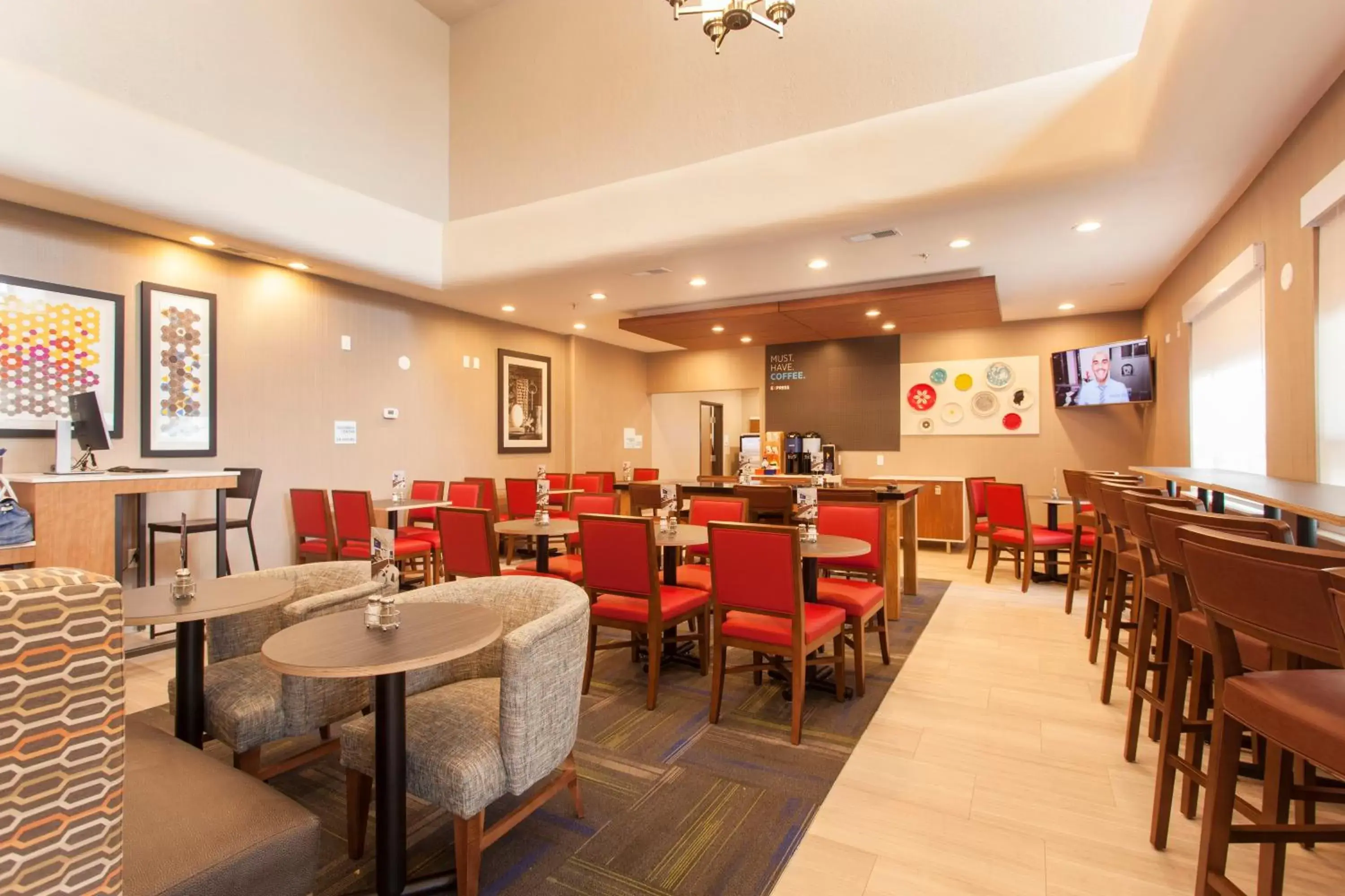 Breakfast, Restaurant/Places to Eat in Holiday Inn Express & Suites - Santa Fe, an IHG Hotel