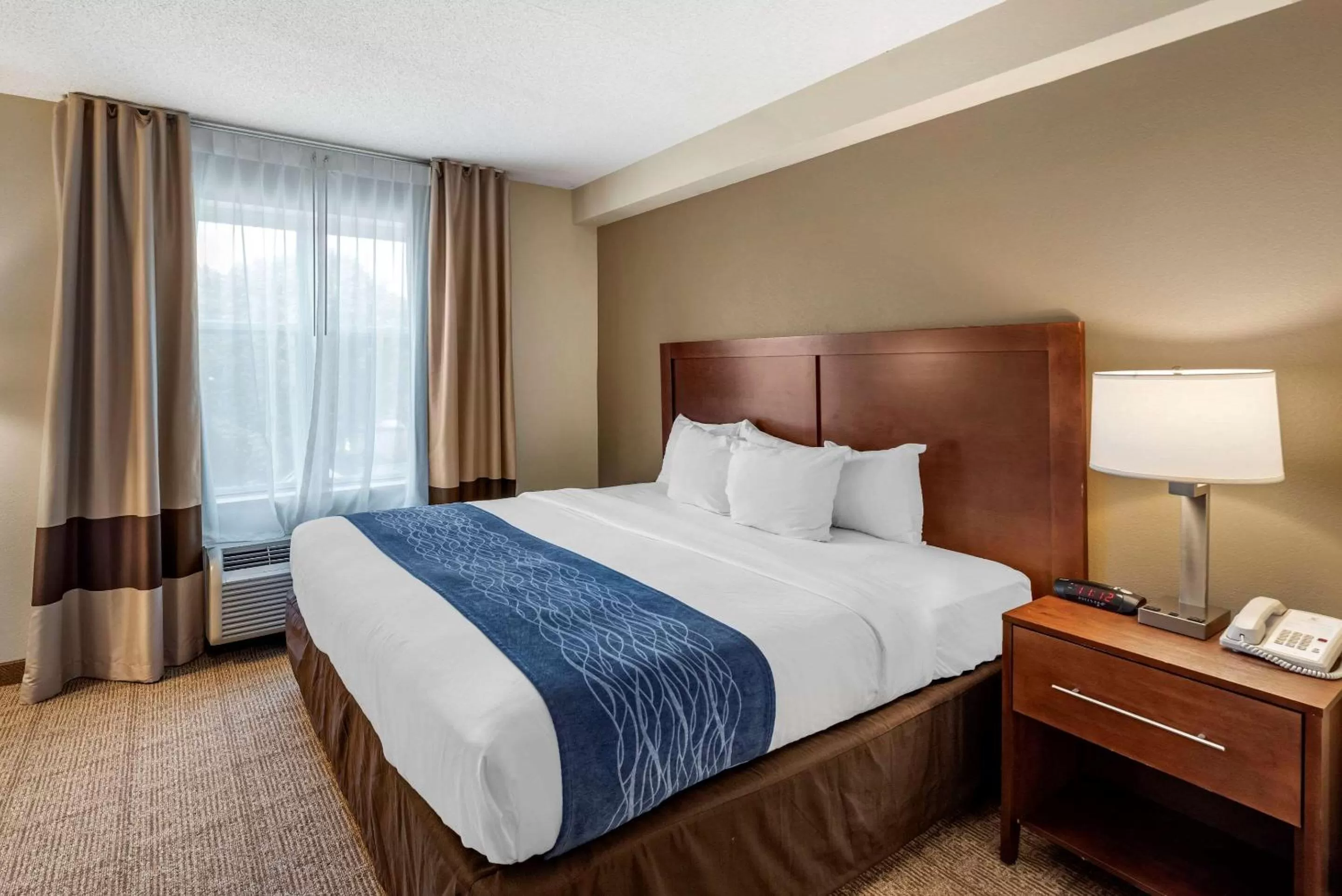 Photo of the whole room, Bed in Comfort Inn & Suites Virginia Beach - Norfolk Airport