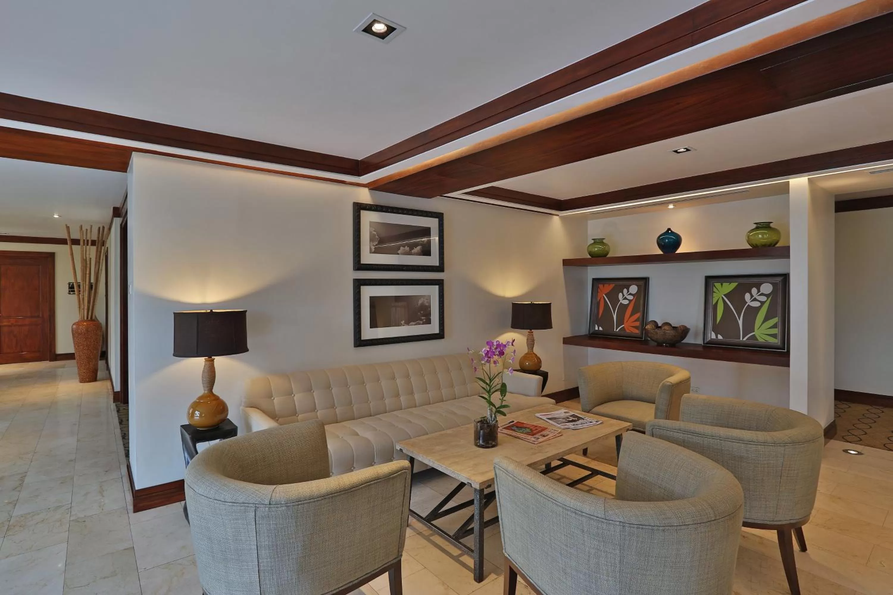 Lounge or bar in InterContinental Costa Rica at Multiplaza Mall by IHG