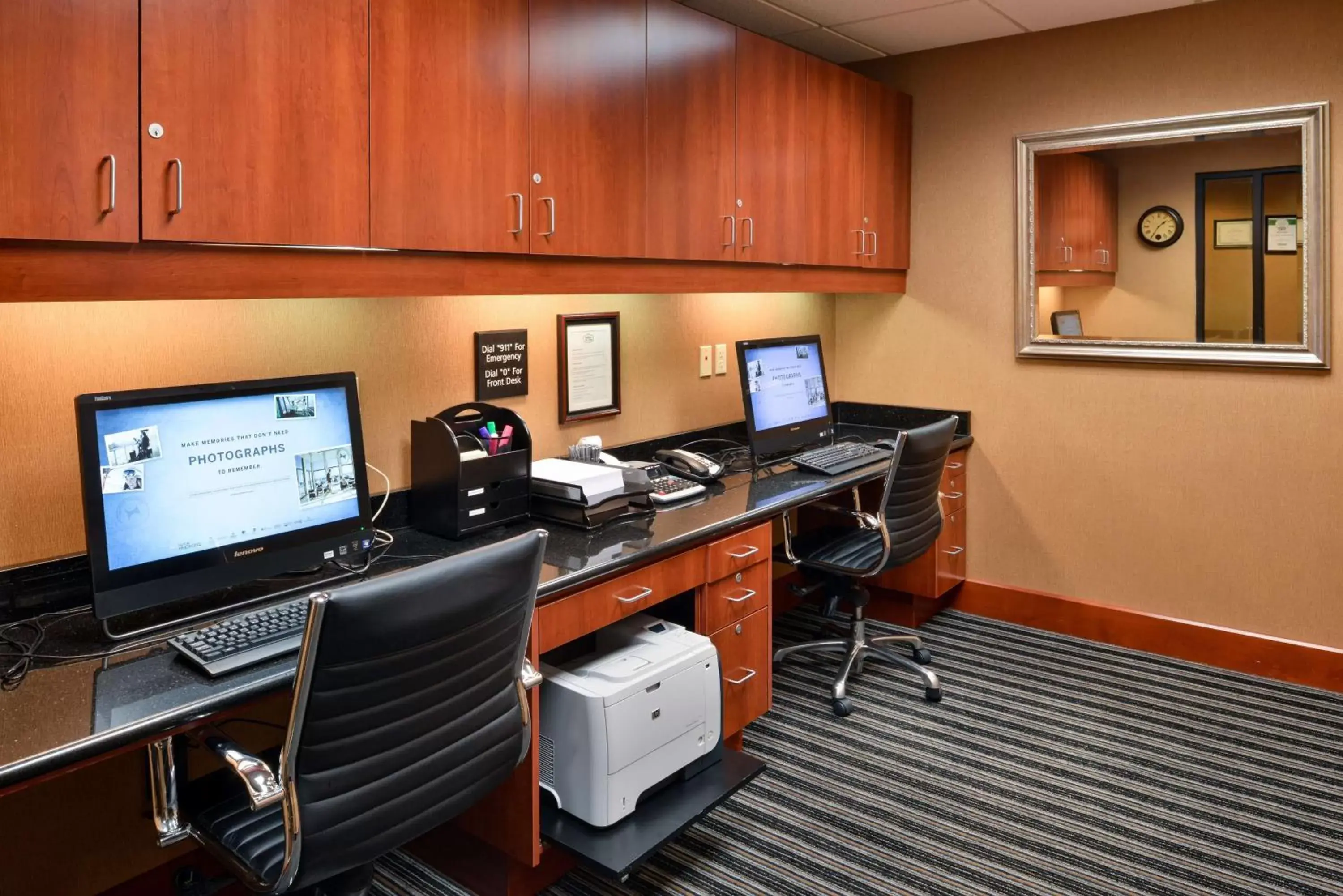 Business facilities, Business Area/Conference Room in Hampton Inn & Suites Tacoma