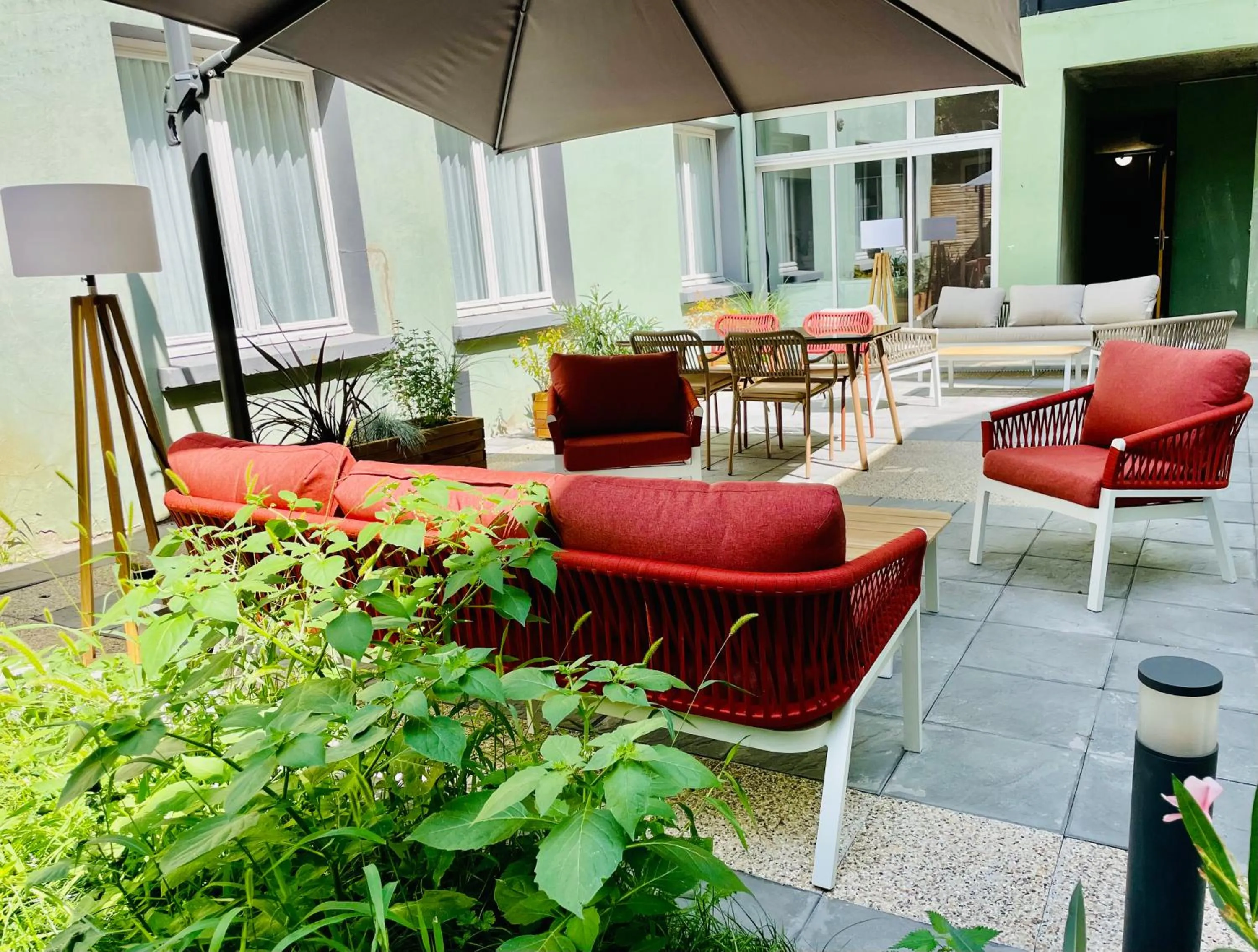 Patio in Hôtel Villa Berlioz