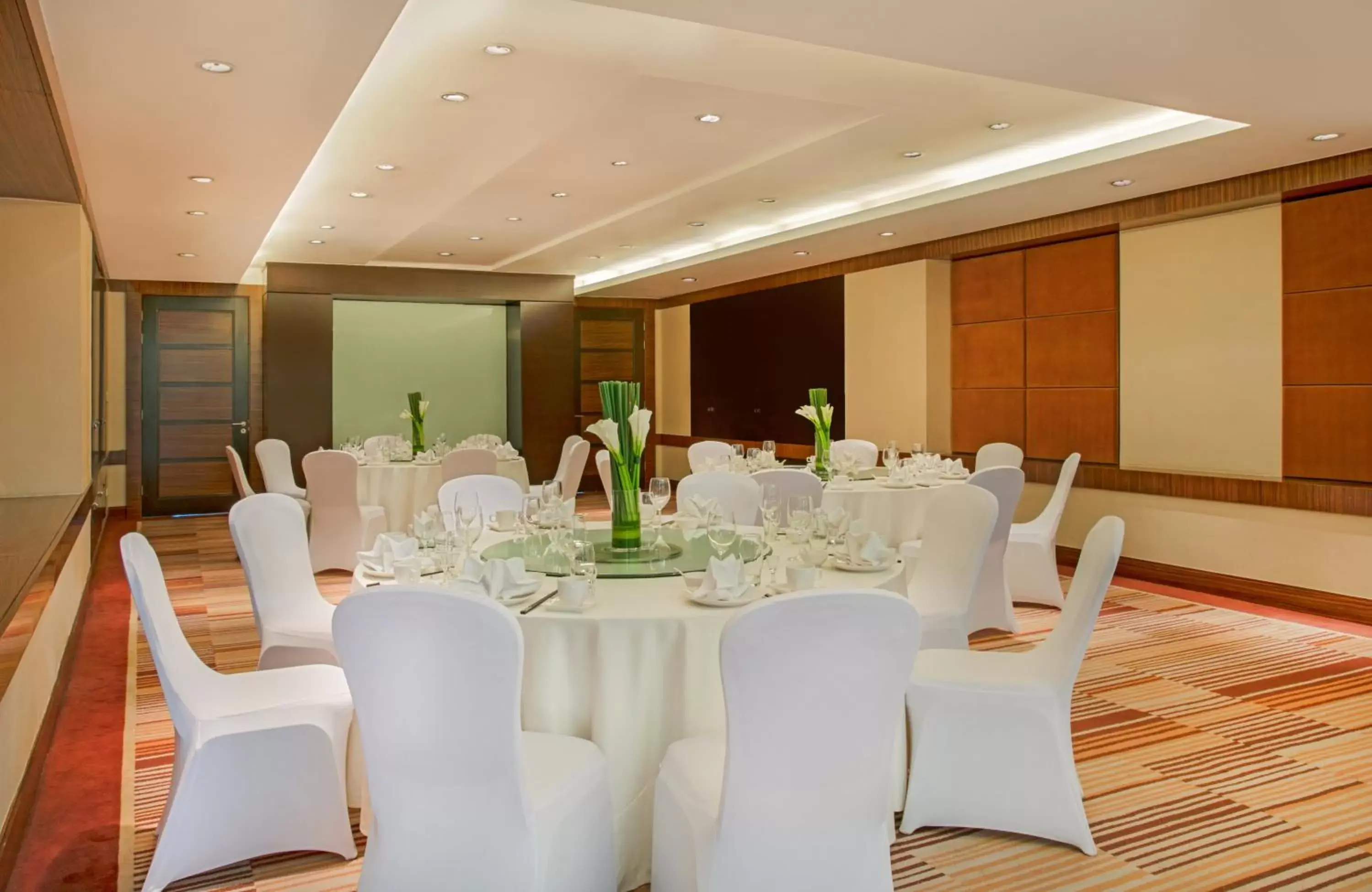 Meeting/conference room, Banquet Facilities in Crowne Plaza Beijing International Airport, an IHG Hotel