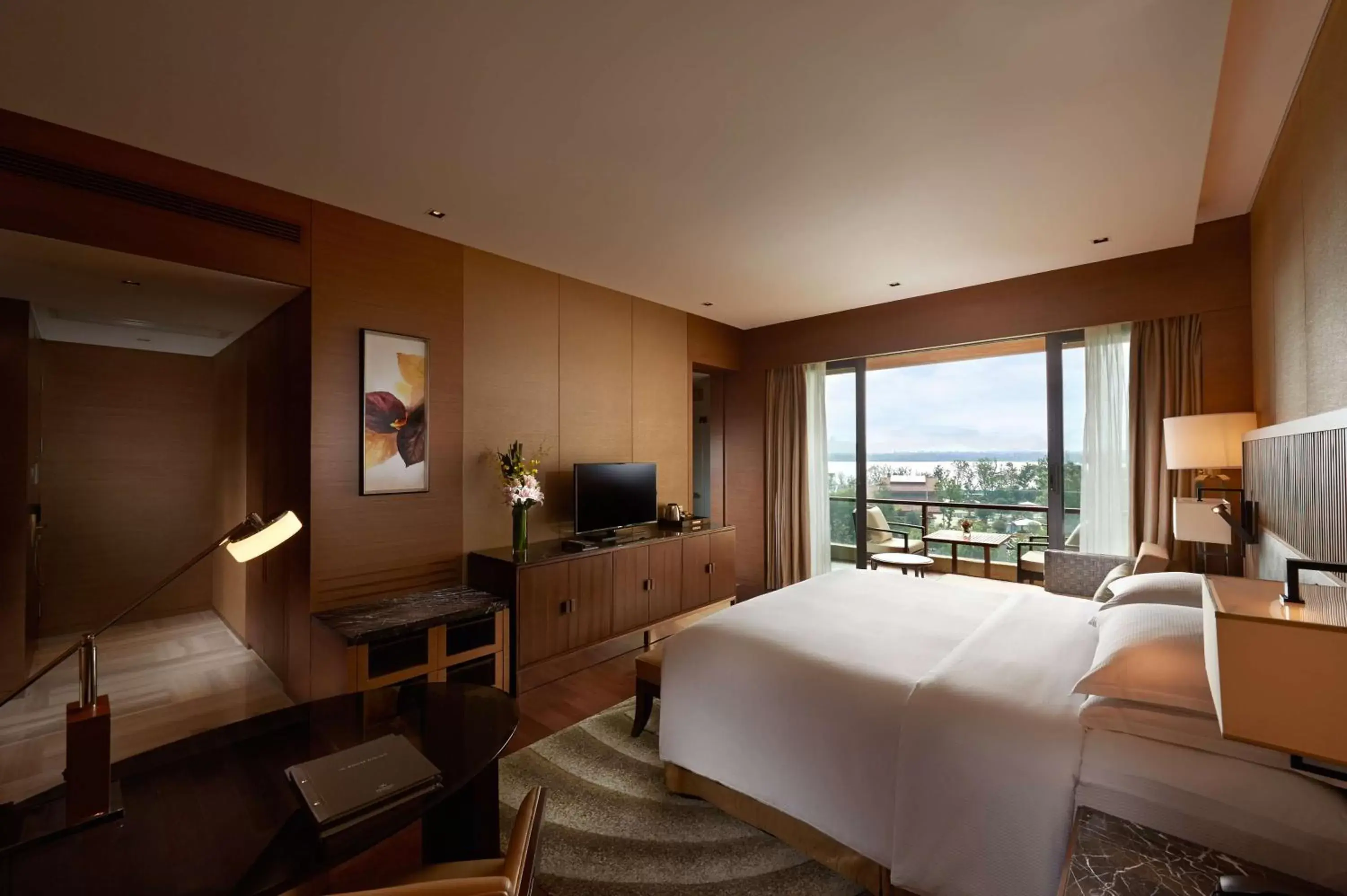 Bedroom, Bed in Hilton Wuhan Optics Valley Bedroom, Bed in Hilton Wuhan Optics Valley