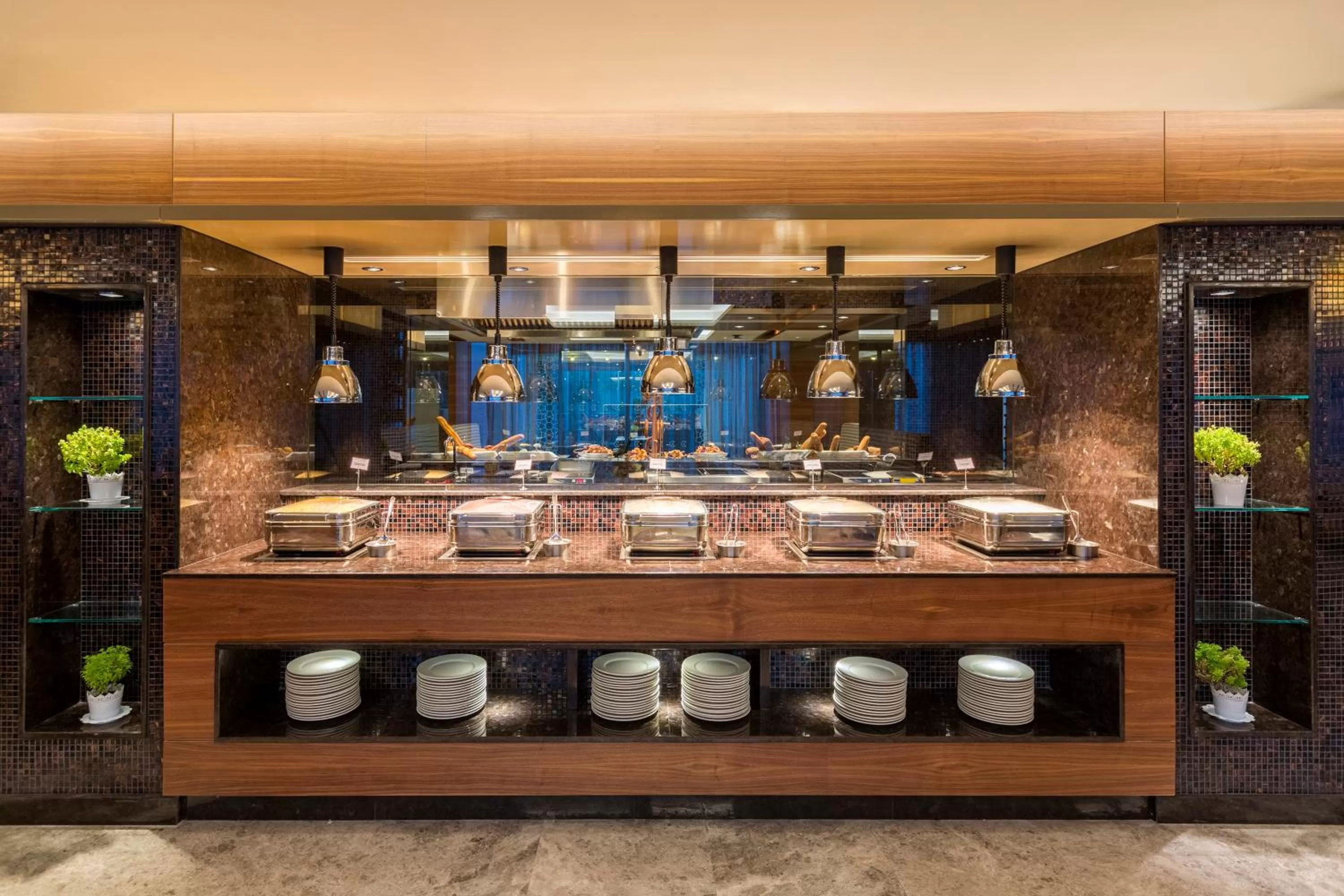 Restaurant/places to eat in Golden Tulip Istanbul Bayrampasa