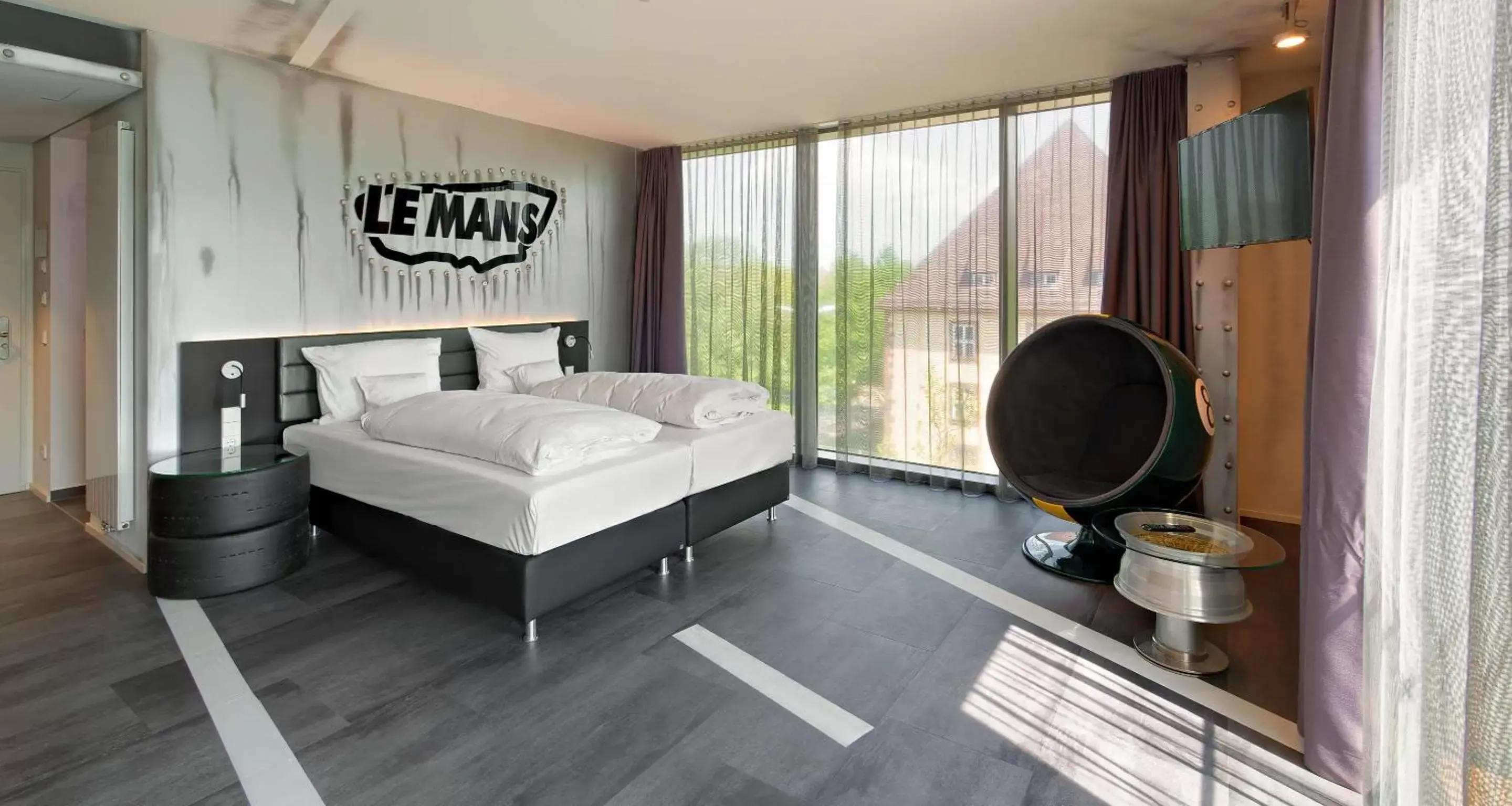 Bedroom in V8 HOTEL Motorworld Region Stuttgart