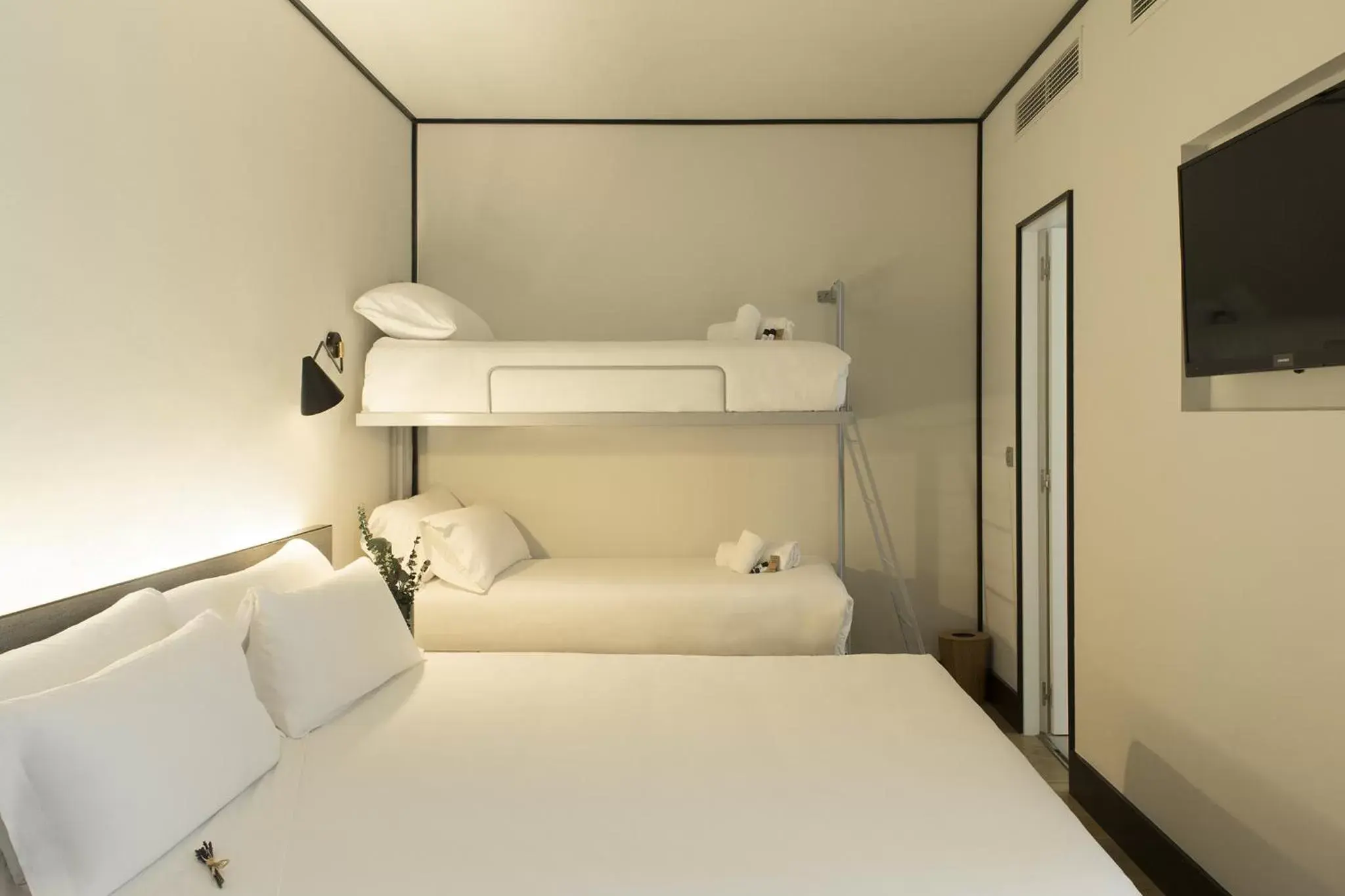 Bedroom, Bunk Bed in ICON Embassy