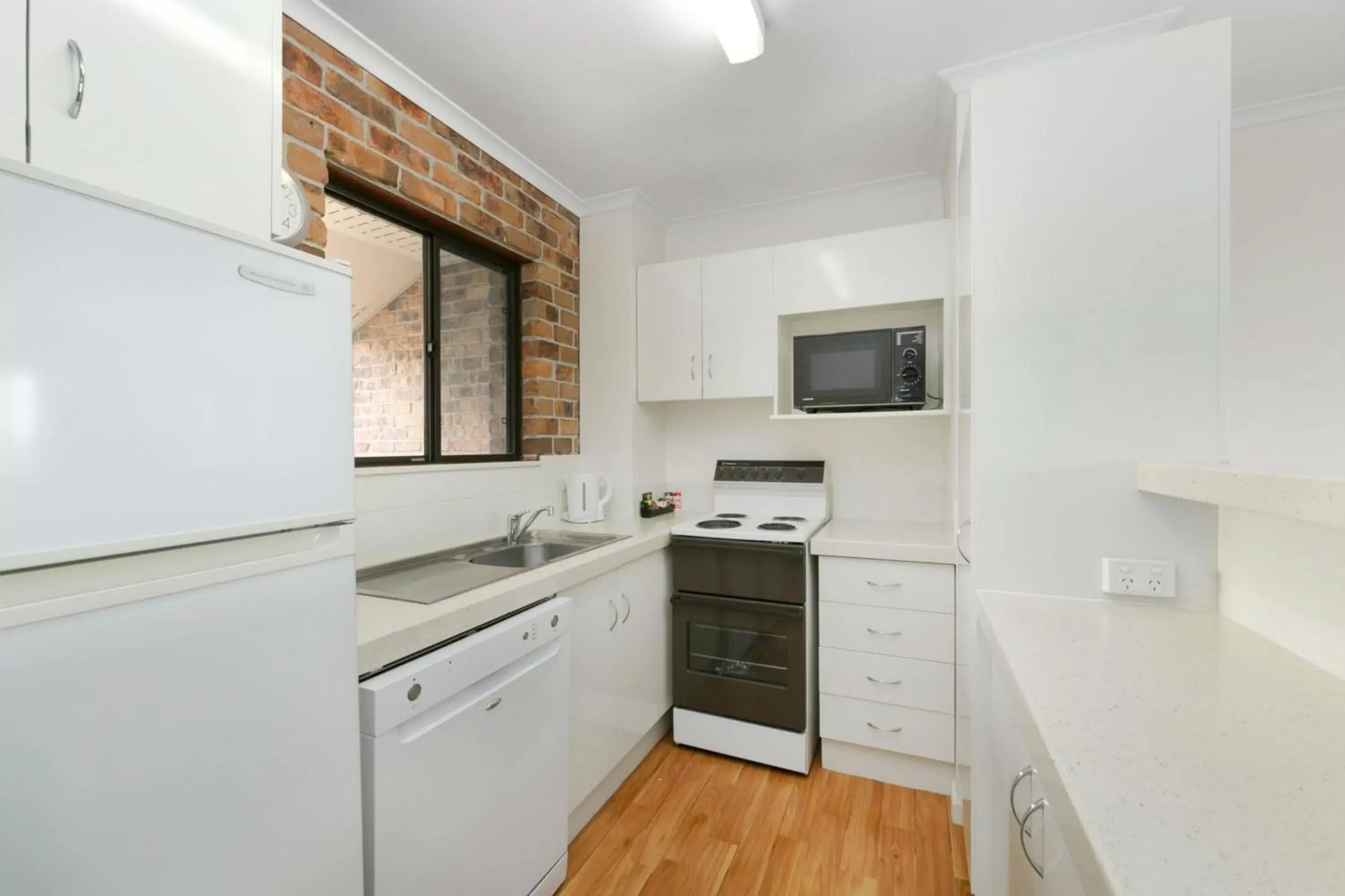 Kitchen or kitchenette, Kitchen/Kitchenette in Toowong Villas