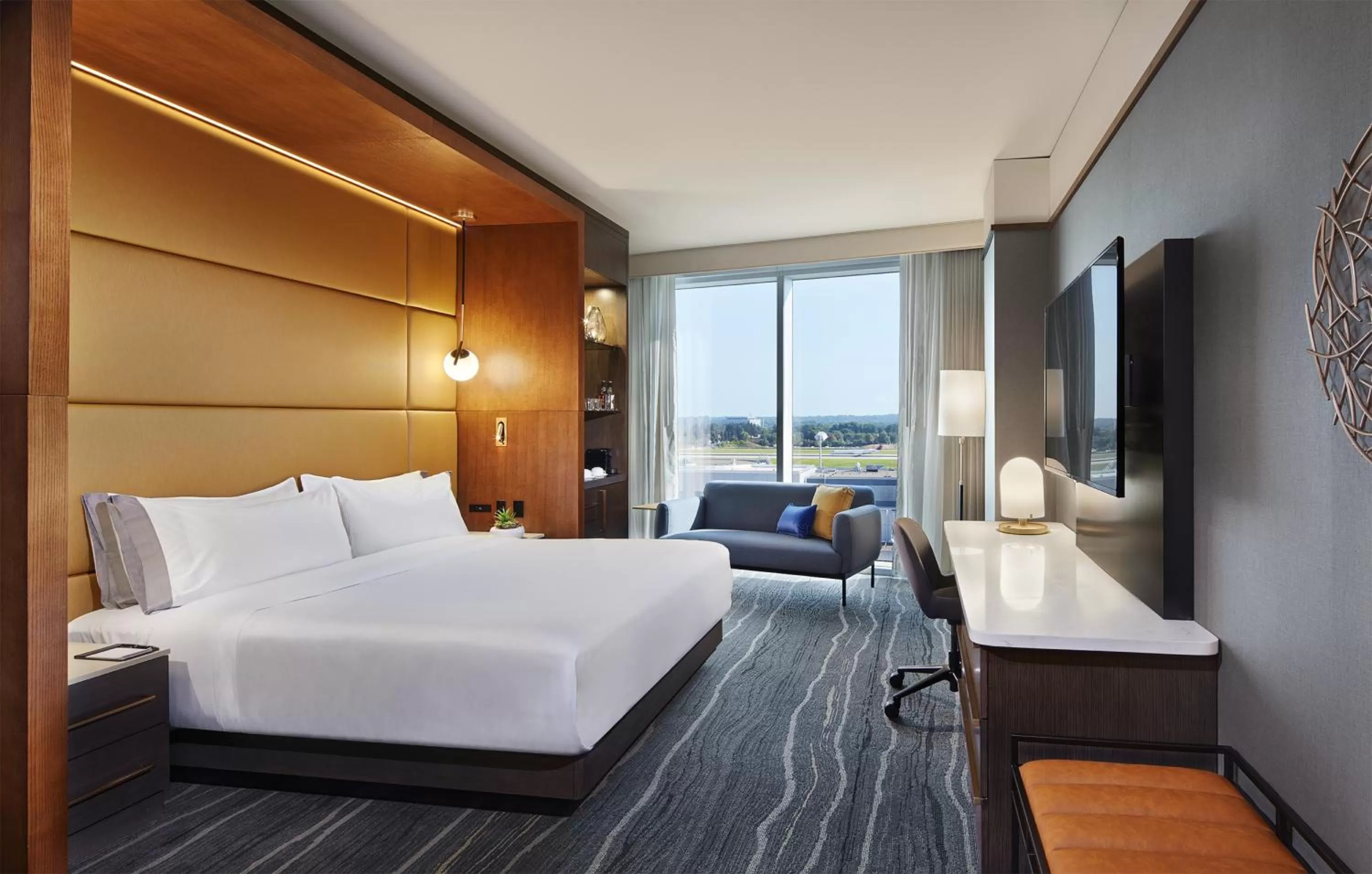 Photo of the whole room, Bed in InterContinental Minneapolis - St. Paul Airport by IHG