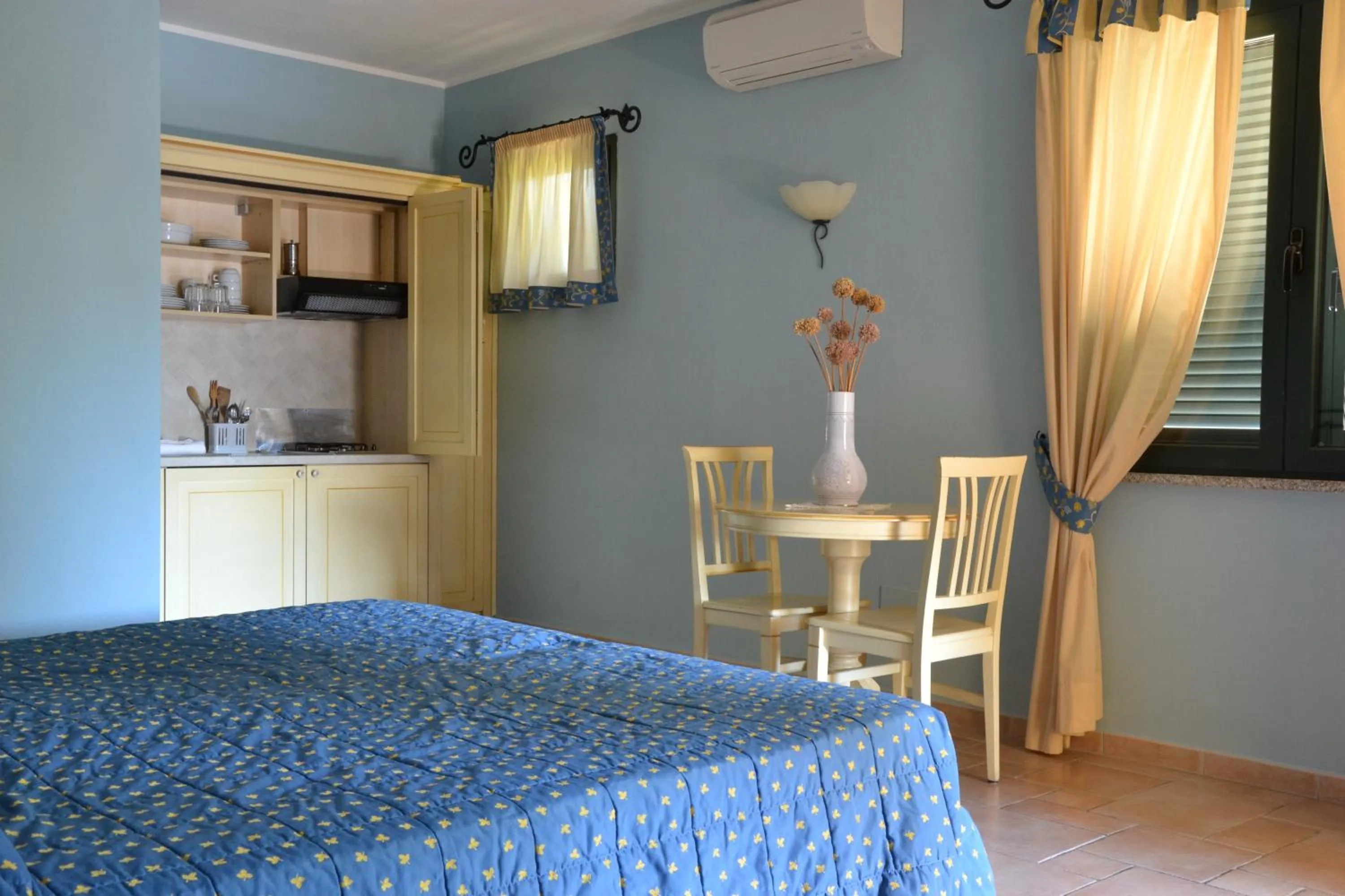 View (from property/room), Bed in Hotel Villa Del Parco