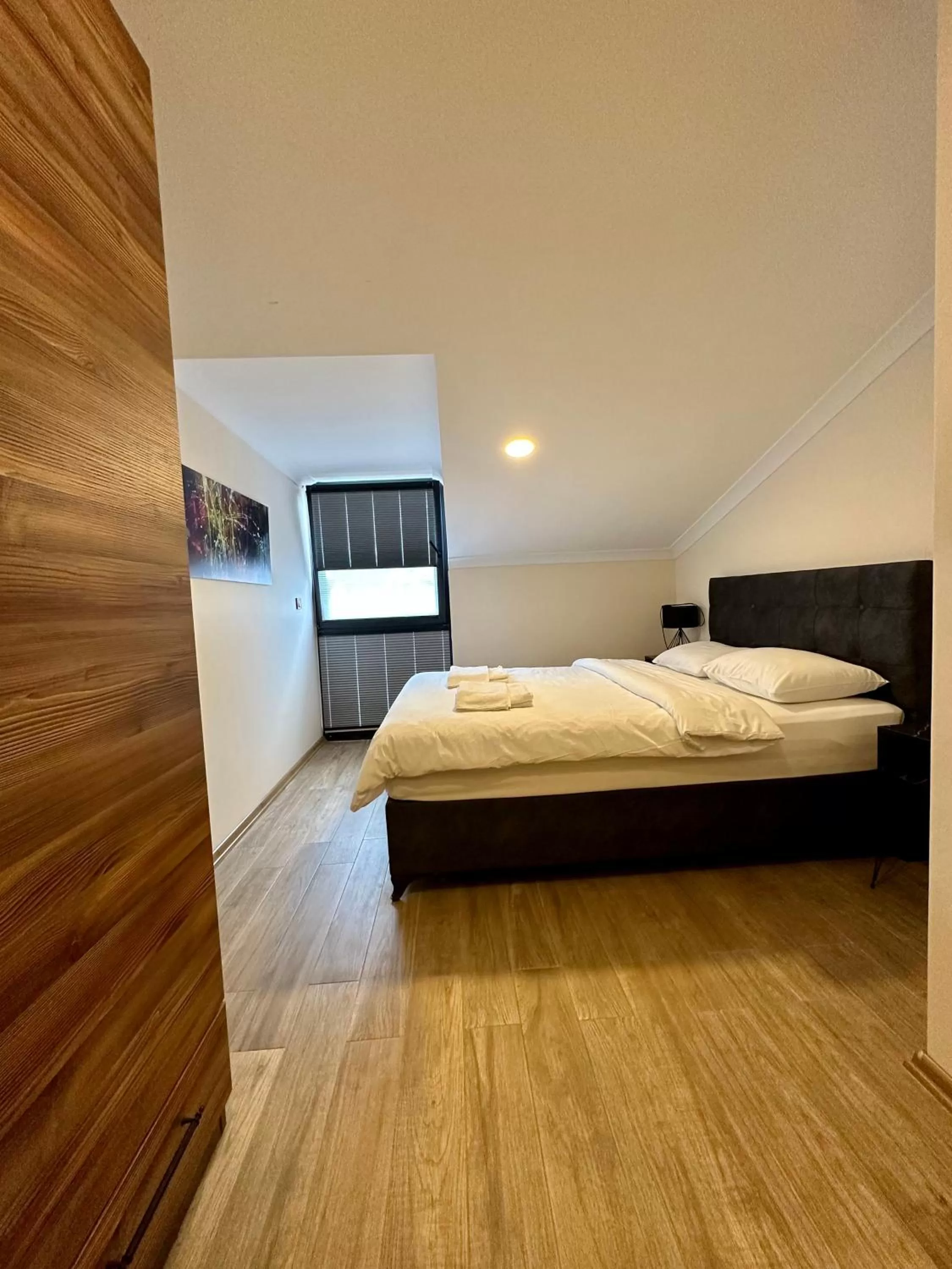 Bedroom in White House Apart