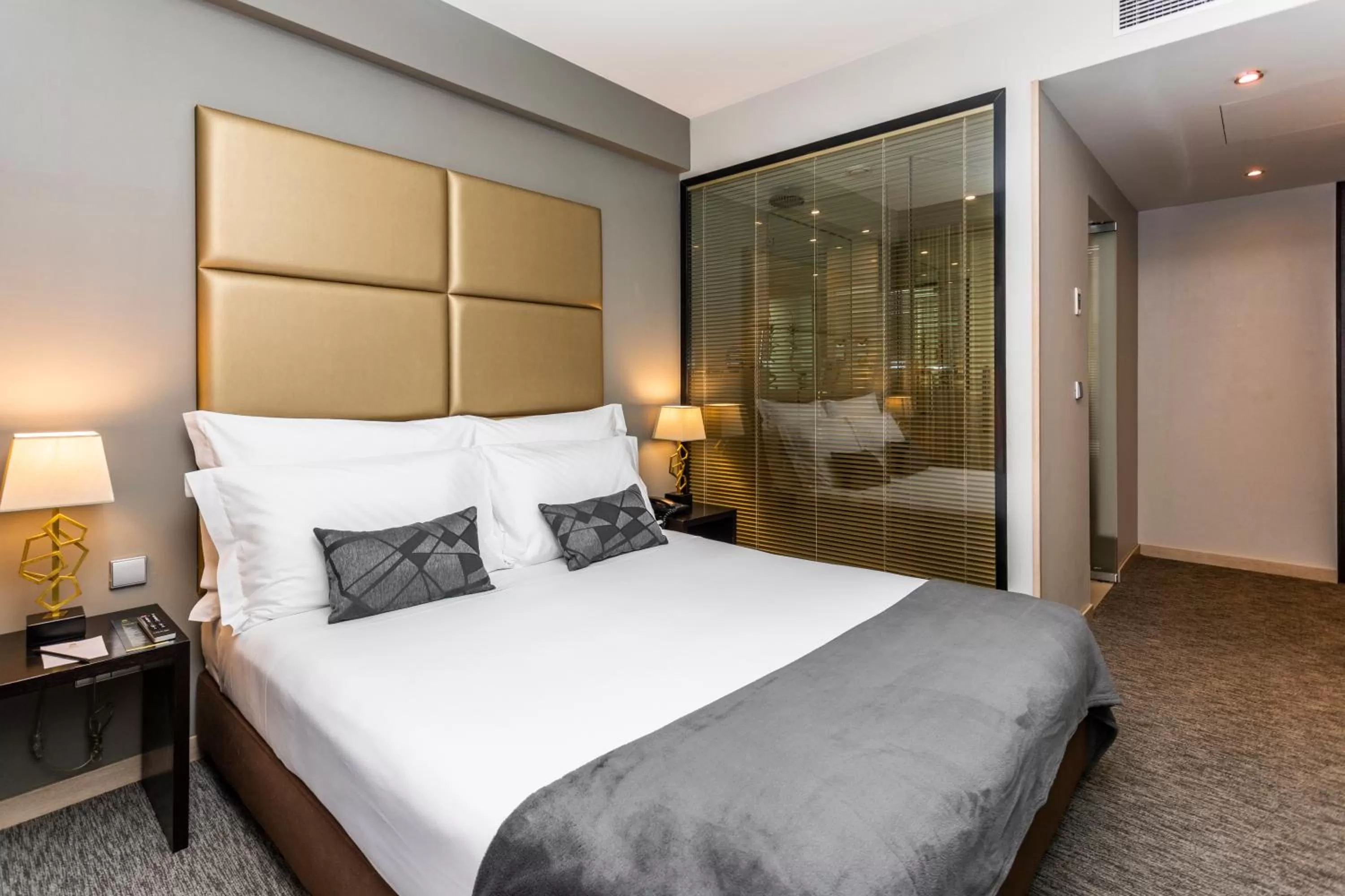 Bedroom, Bed in Czar Lisbon Hotel