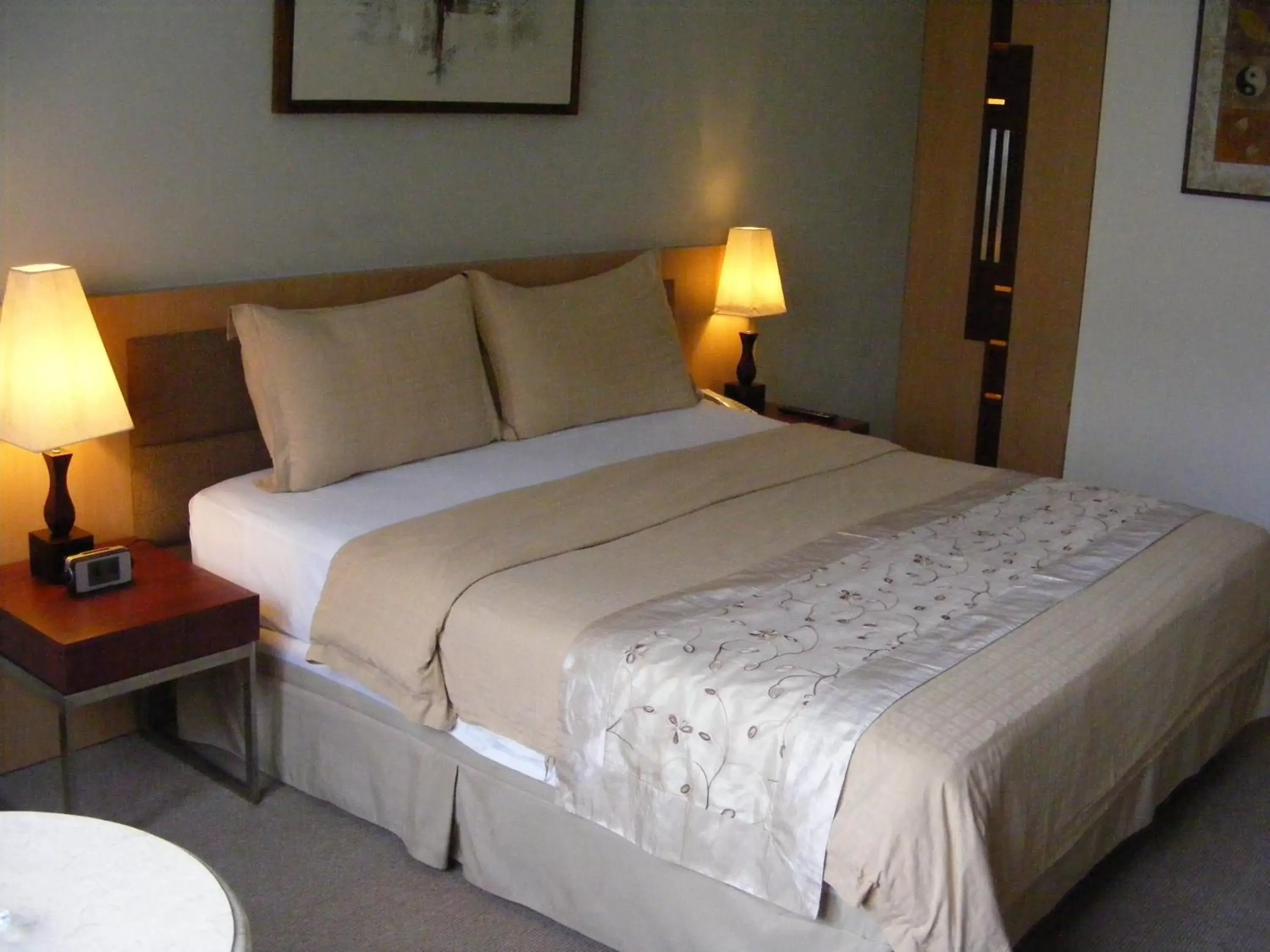 Bed in Grand Serela Setiabudhi Bandung