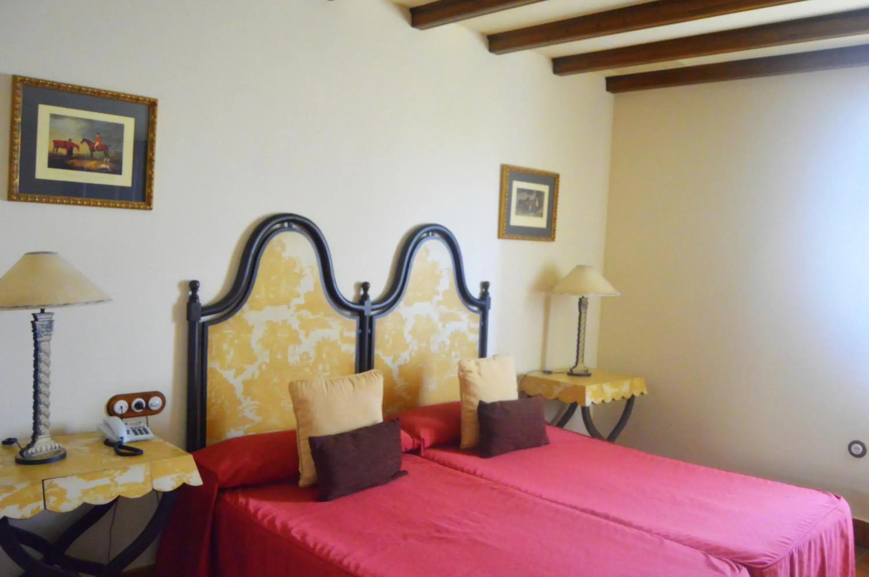 Photo of the whole room, Bed in Hacienda Montija Hotel