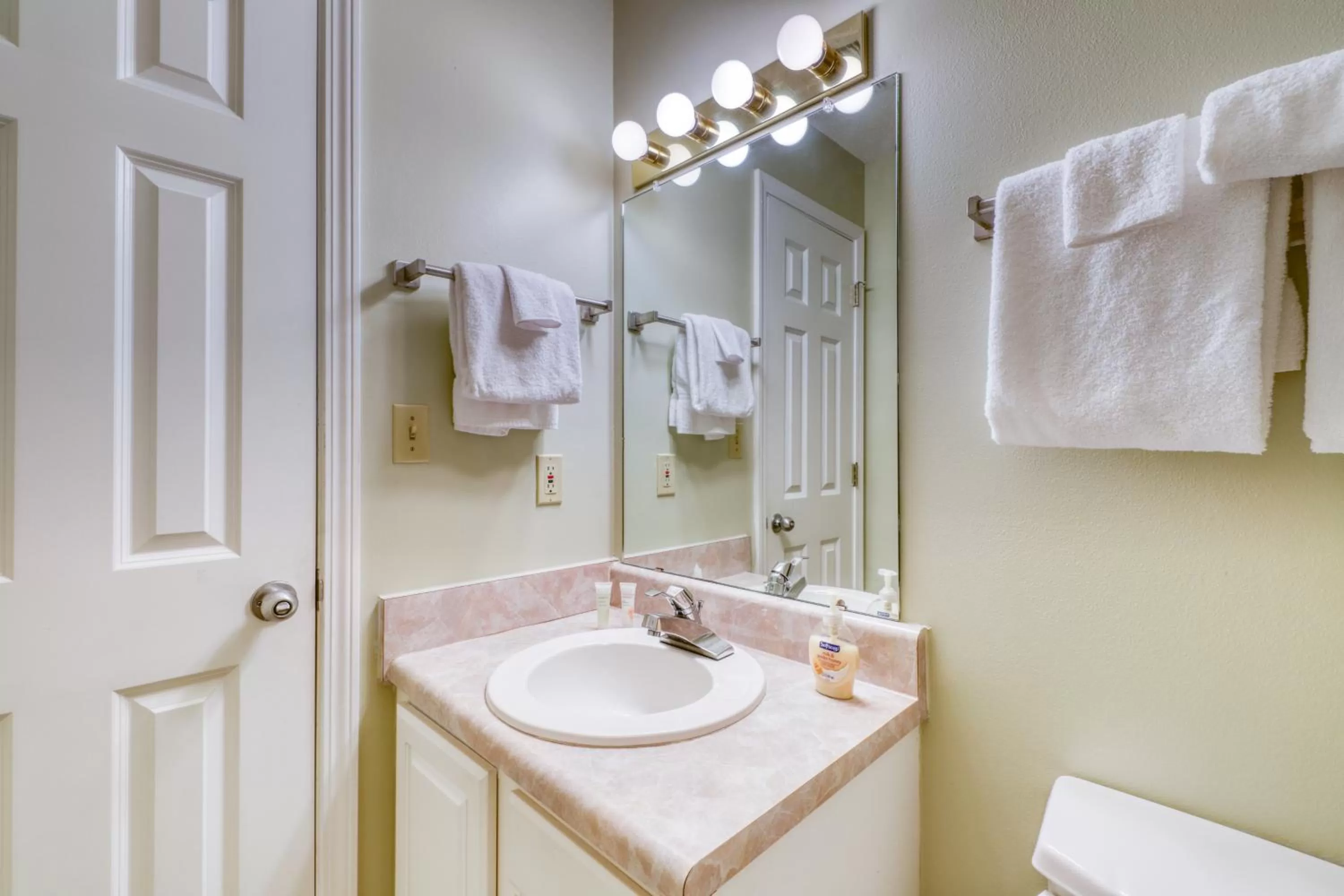 Bathroom in The Dunes #707