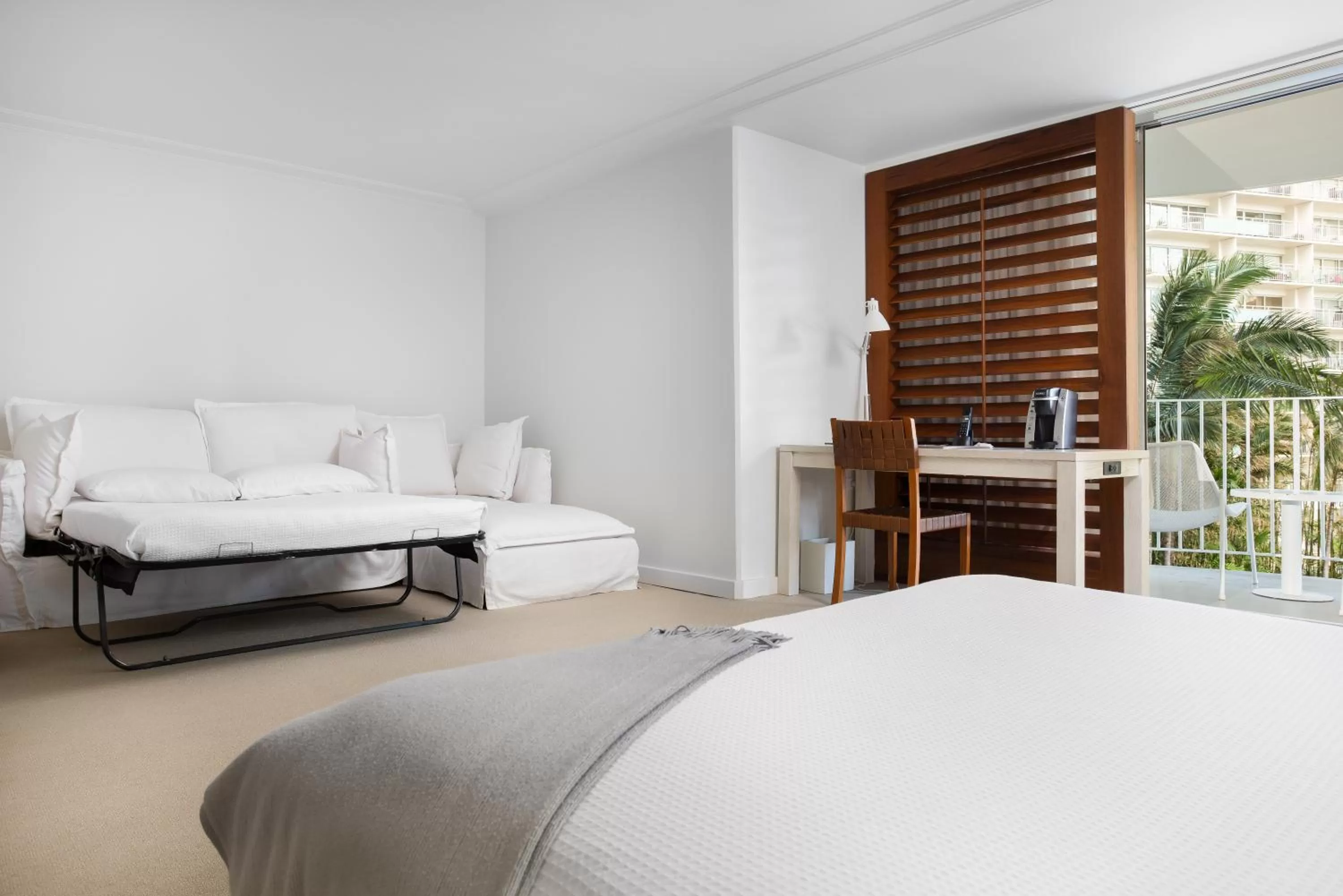 Bed in Hilton Vacation Club The Modern Honolulu