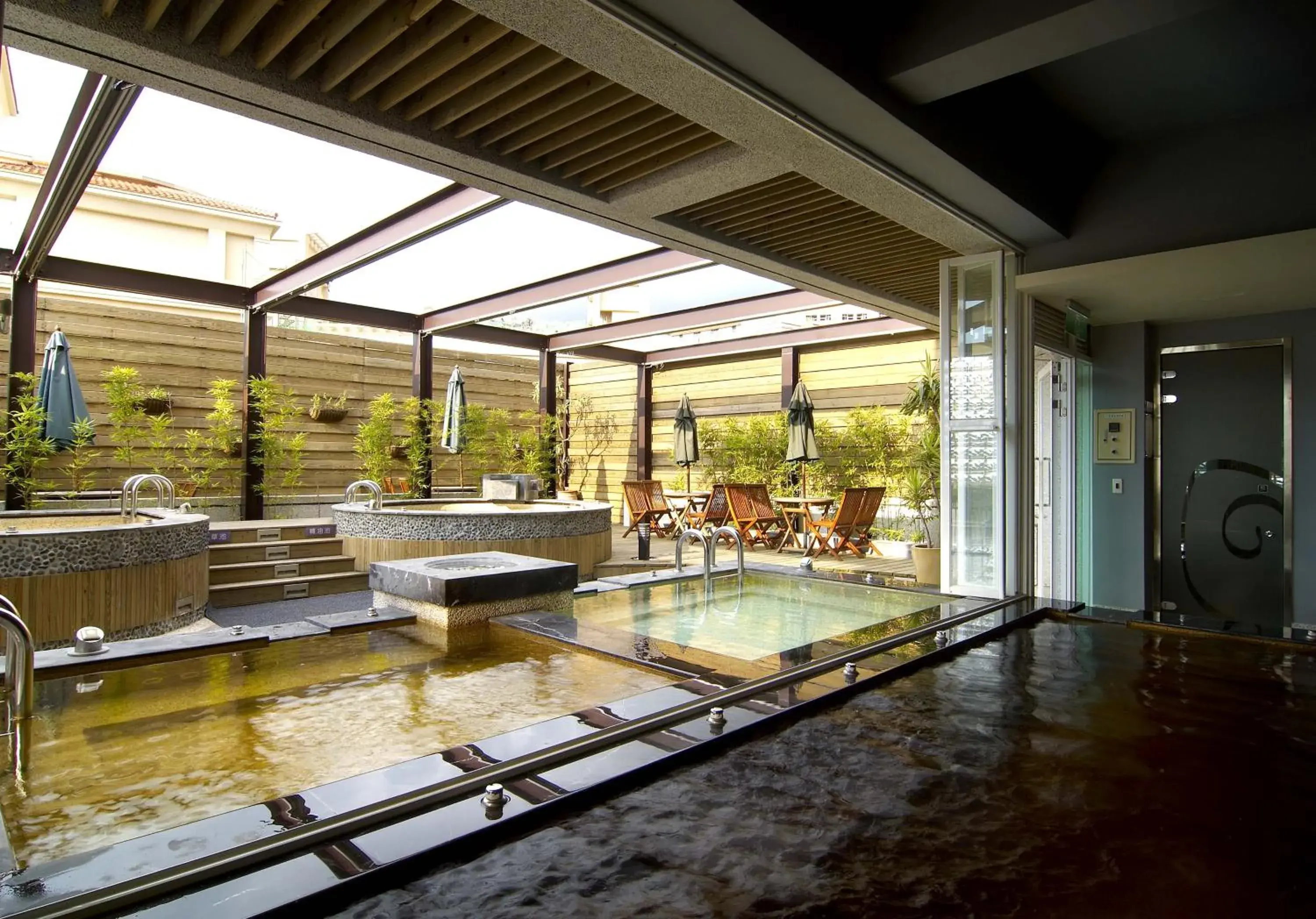 Hot Spring Bath, Swimming Pool in LIDO FORESTRY SPA RESORT