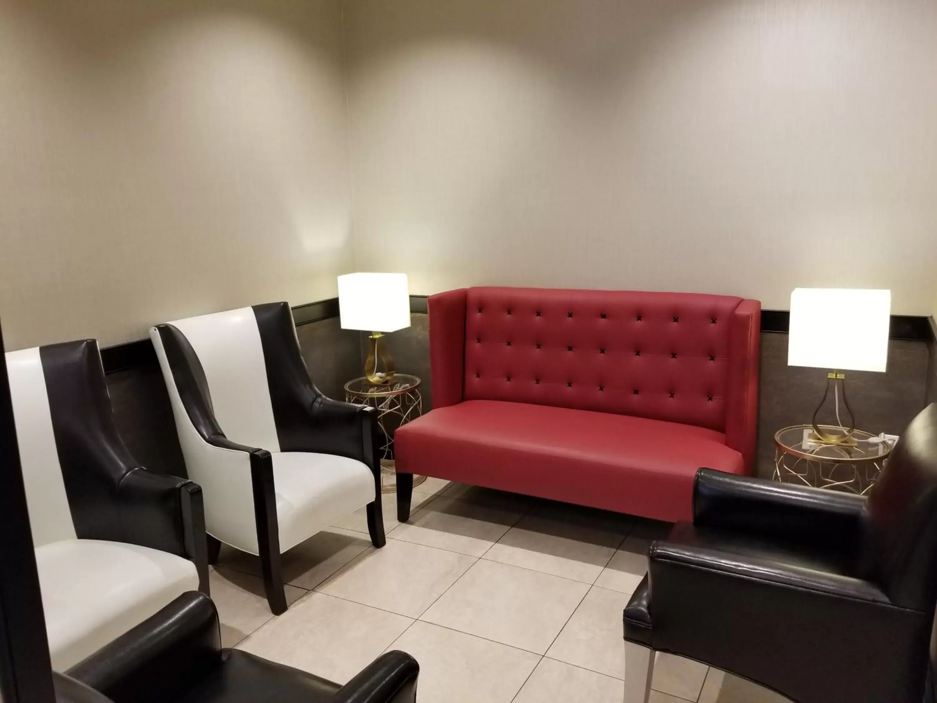 Lobby or reception, Seating Area in Pointe Plaza Hotel