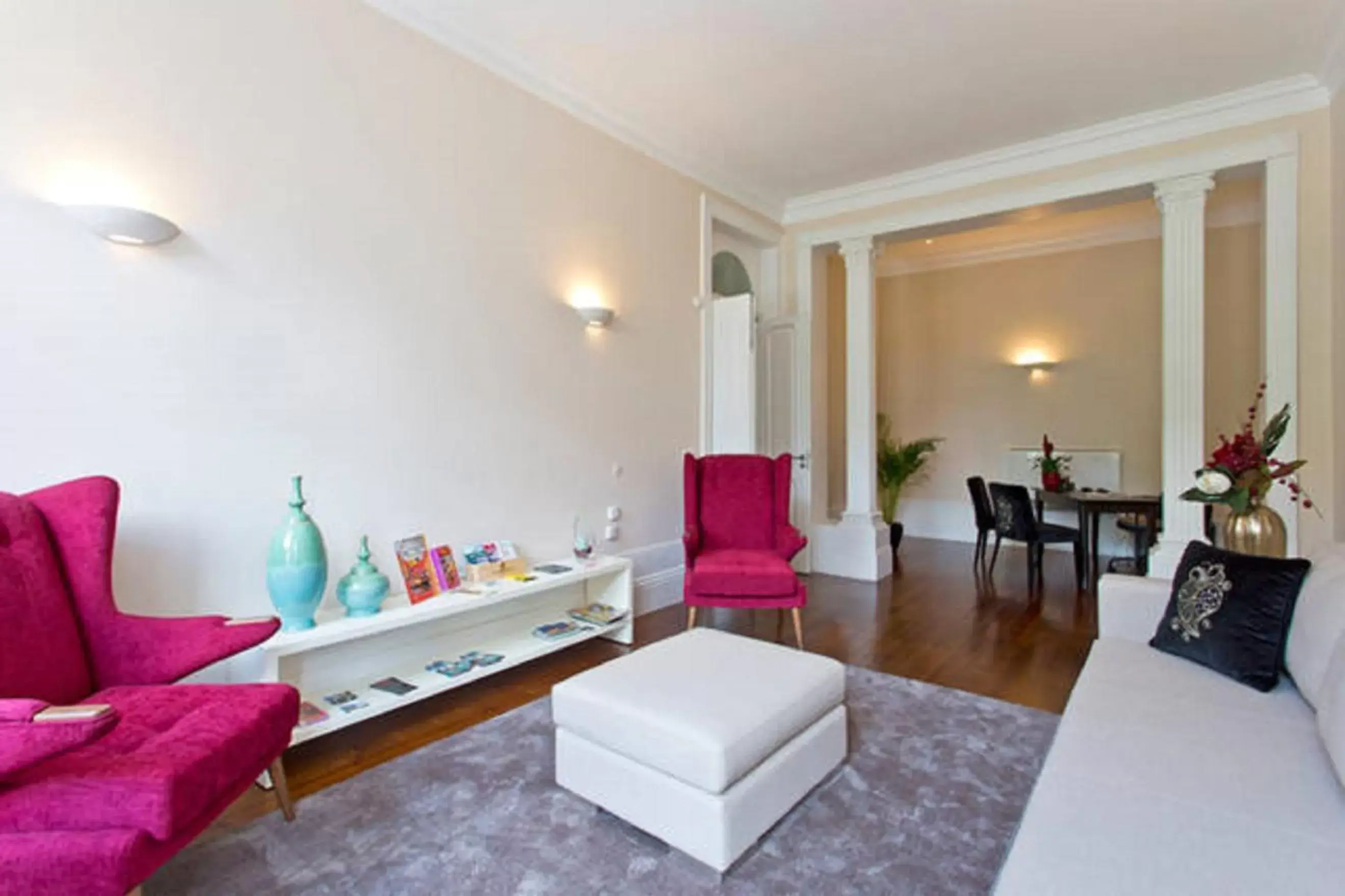 Communal lounge/ TV room, Seating Area in Oporto Comfort Charming Cedofeita