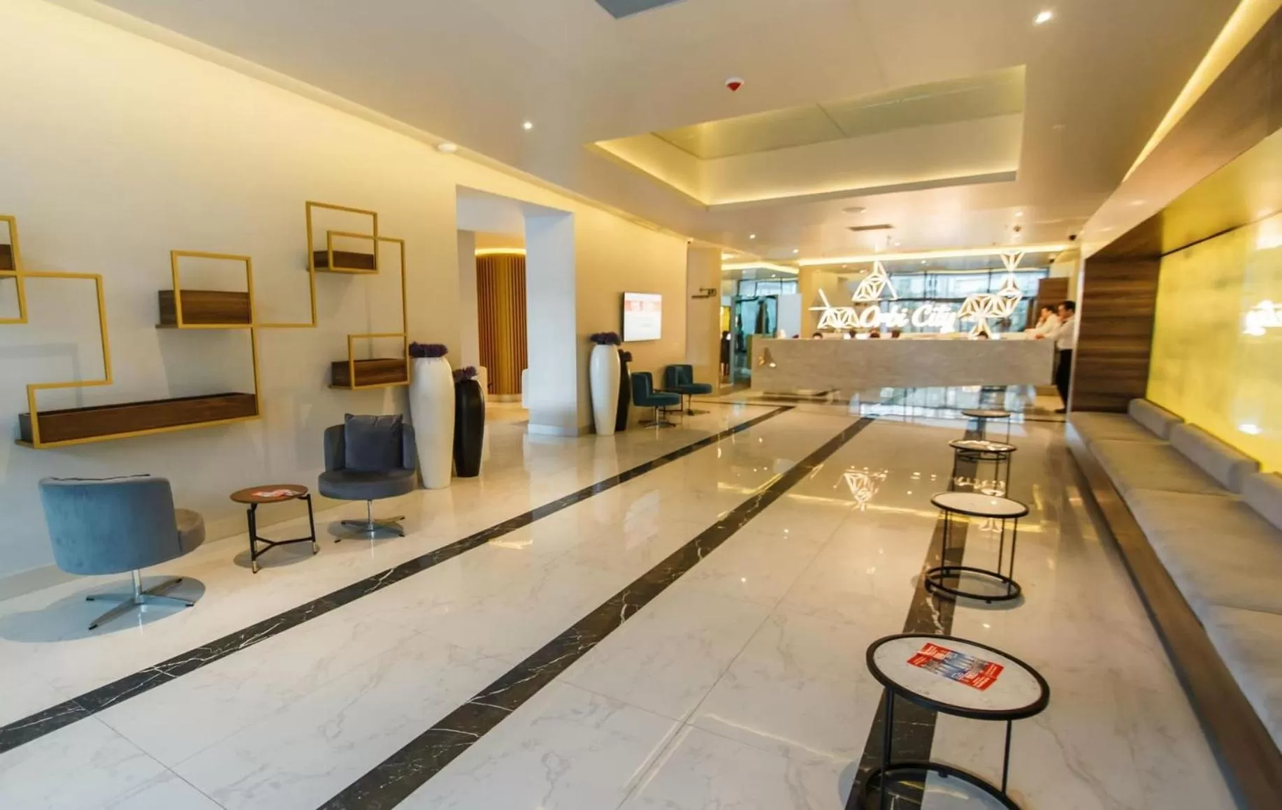 Restaurant/places to eat, Lobby/Reception in Aparthotel Orbi City Batumi