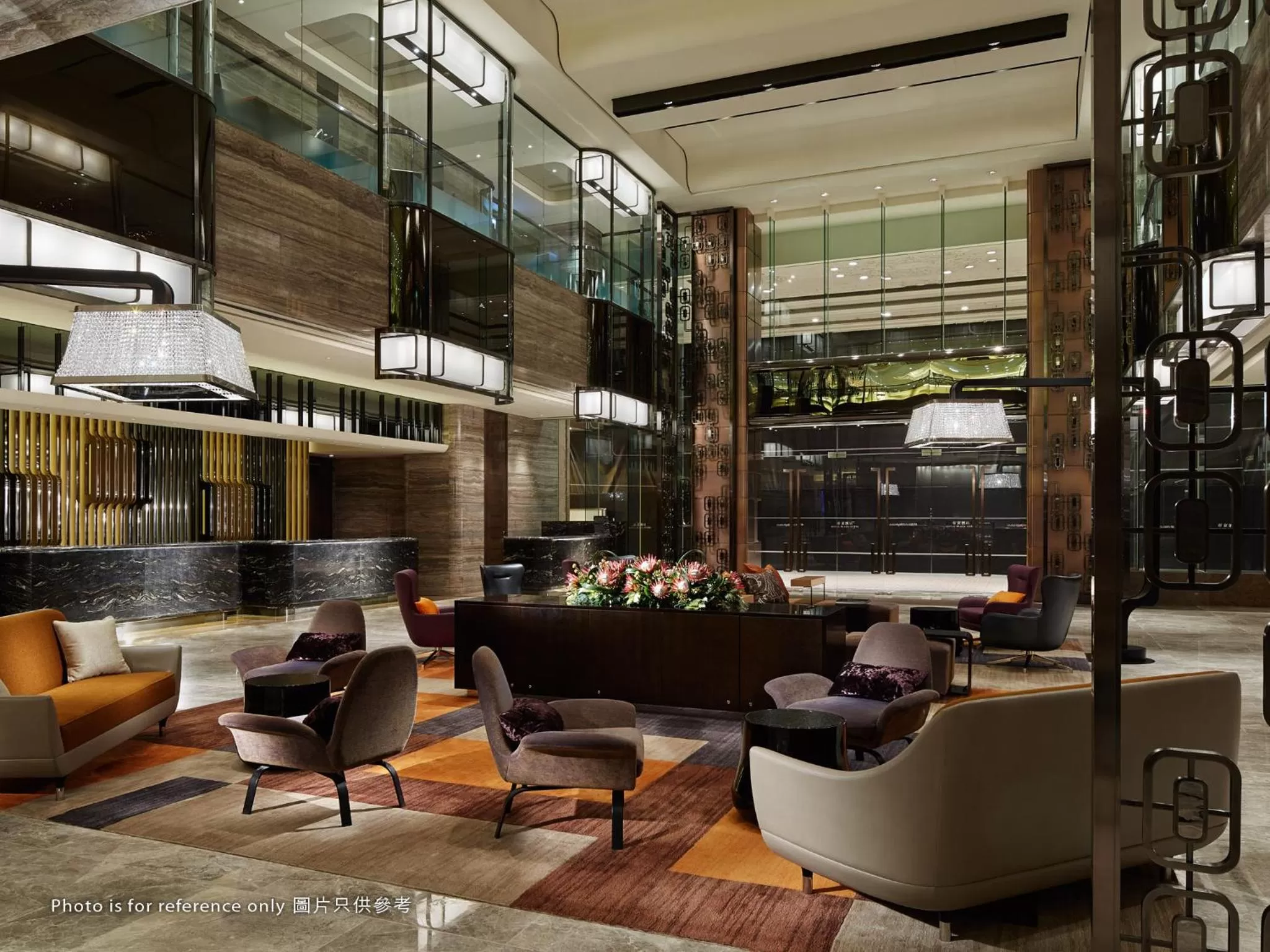 Lobby or reception in Royal Plaza Hotel