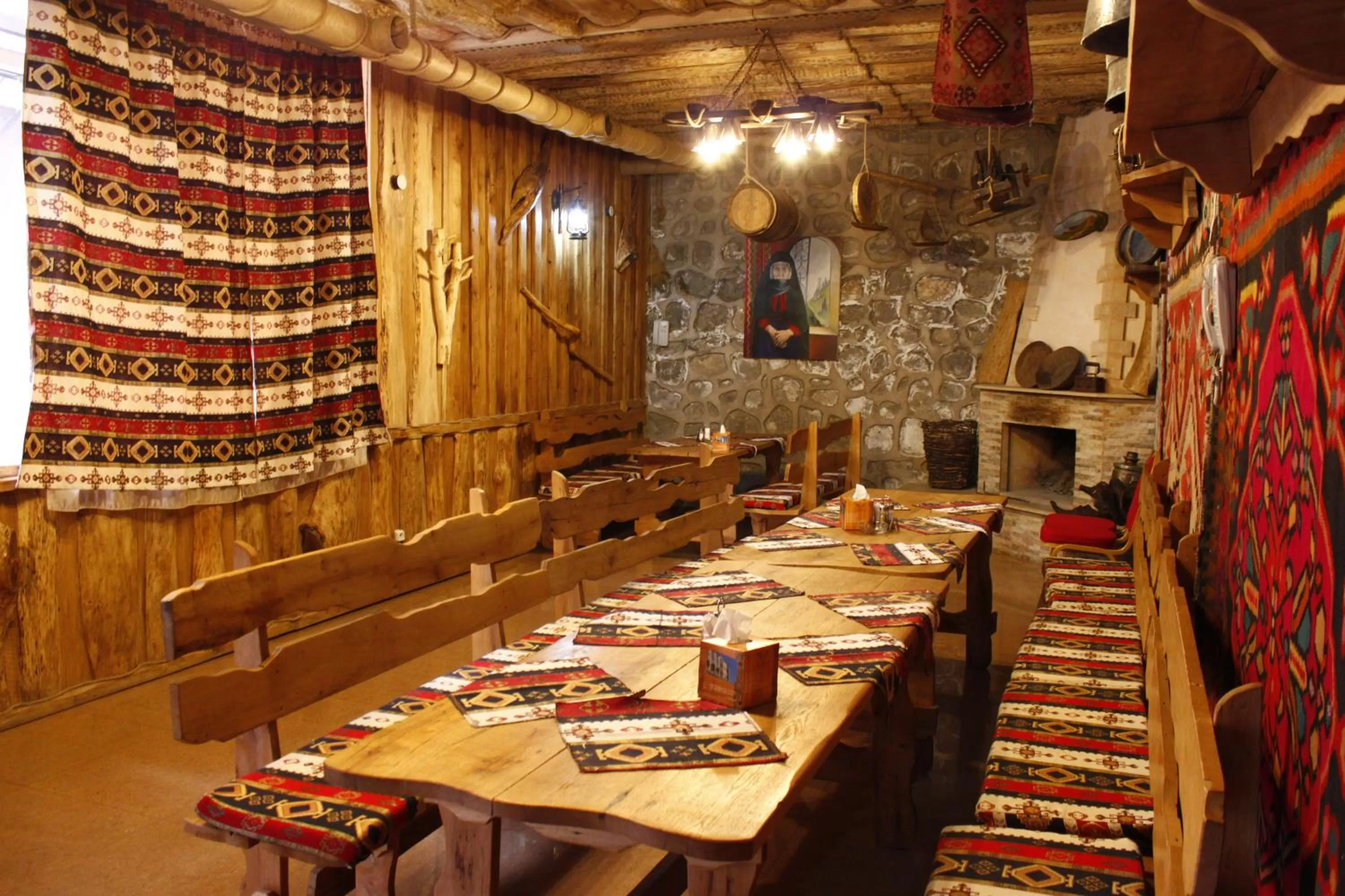 Restaurant/places to eat in Diana Hotel