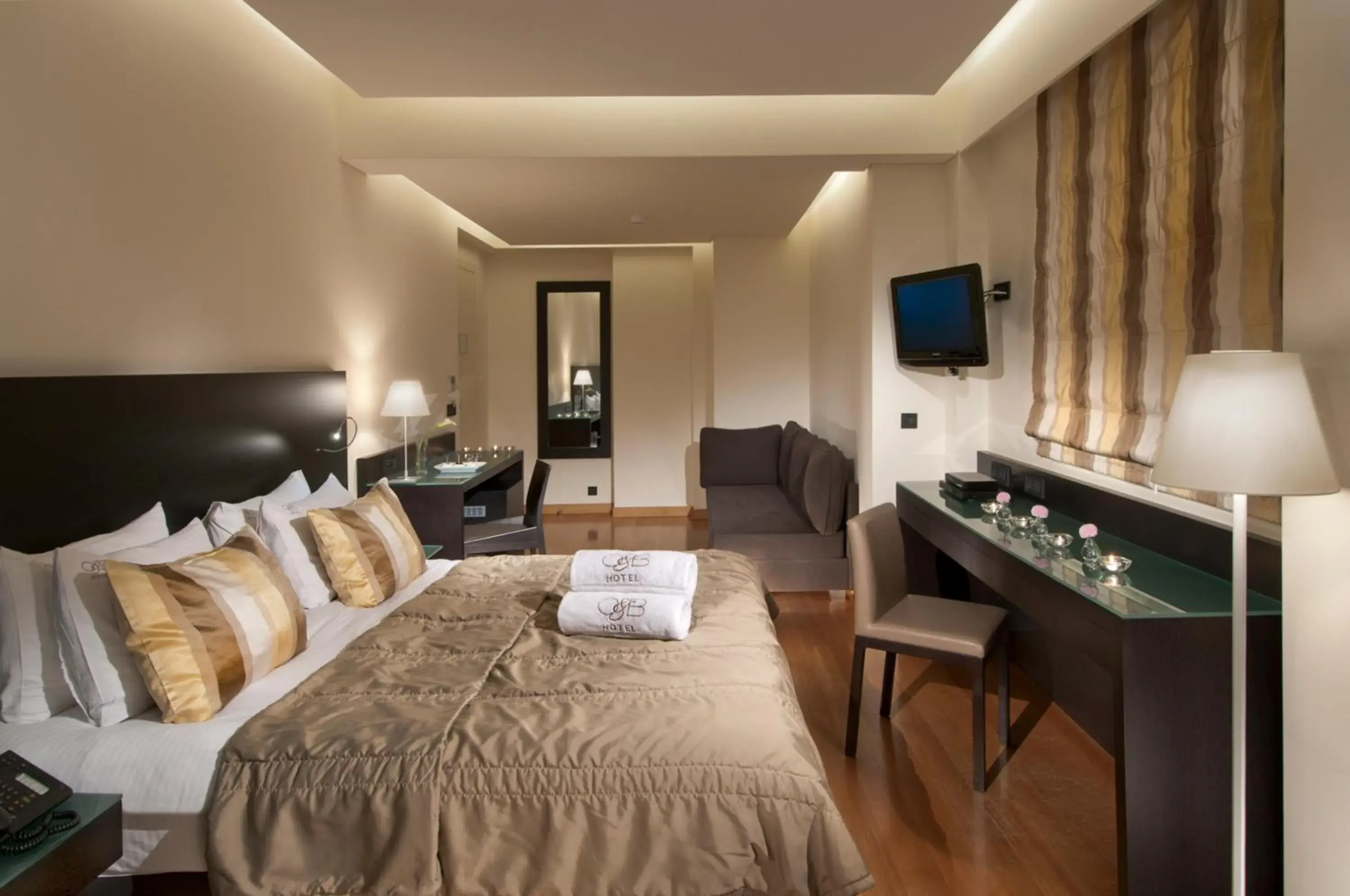 Bedroom, TV/Entertainment Center in O&B Athens Boutique Hotel