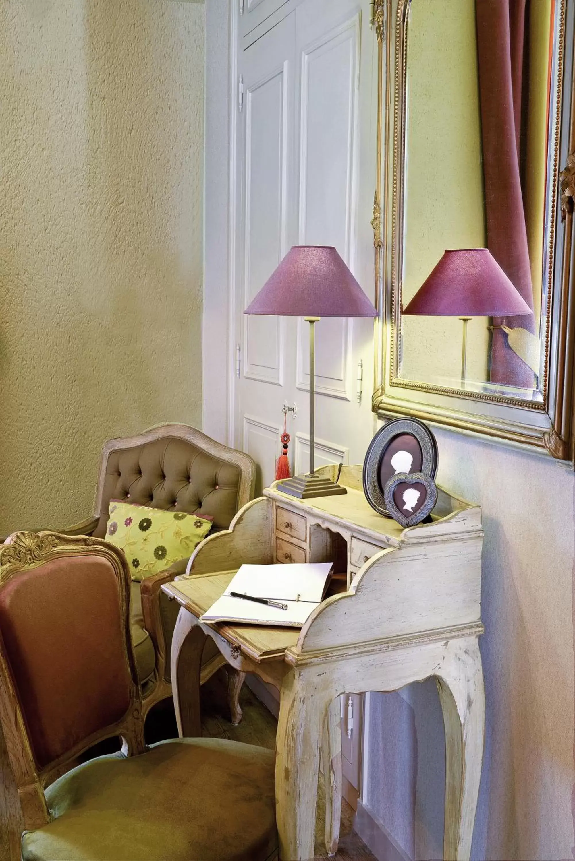 Decorative detail, Seating Area in Hôtel St Pierre