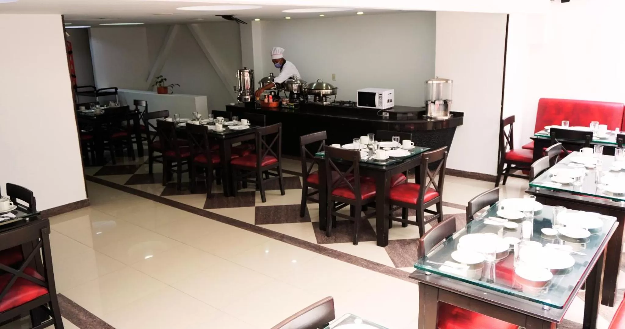 Restaurant/places to eat in Hotel Expo Hotel Ferial