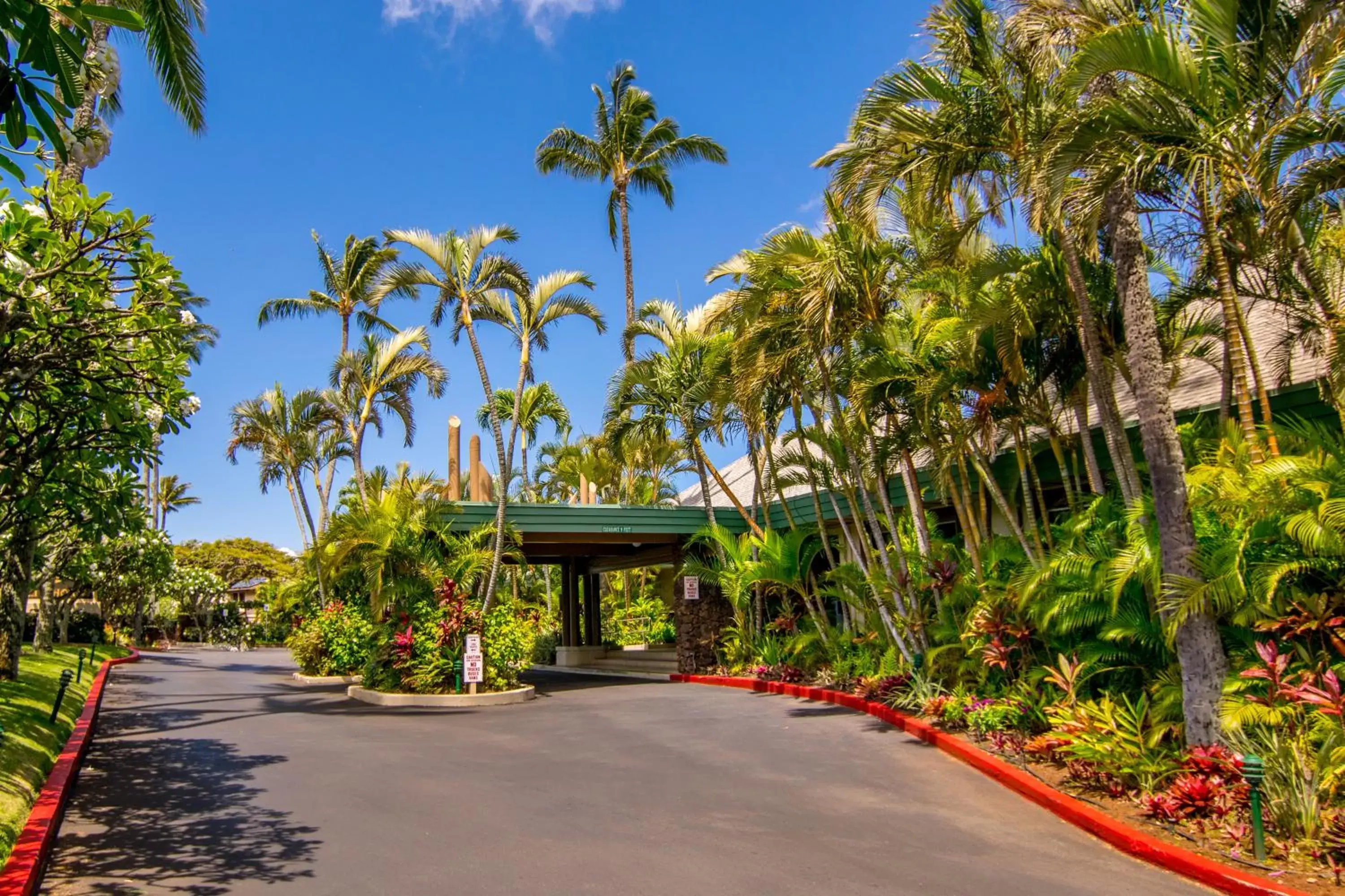 Lobby or reception in Napili Shores Maui by OUTRIGGER - No Resort & Housekeeping Fees