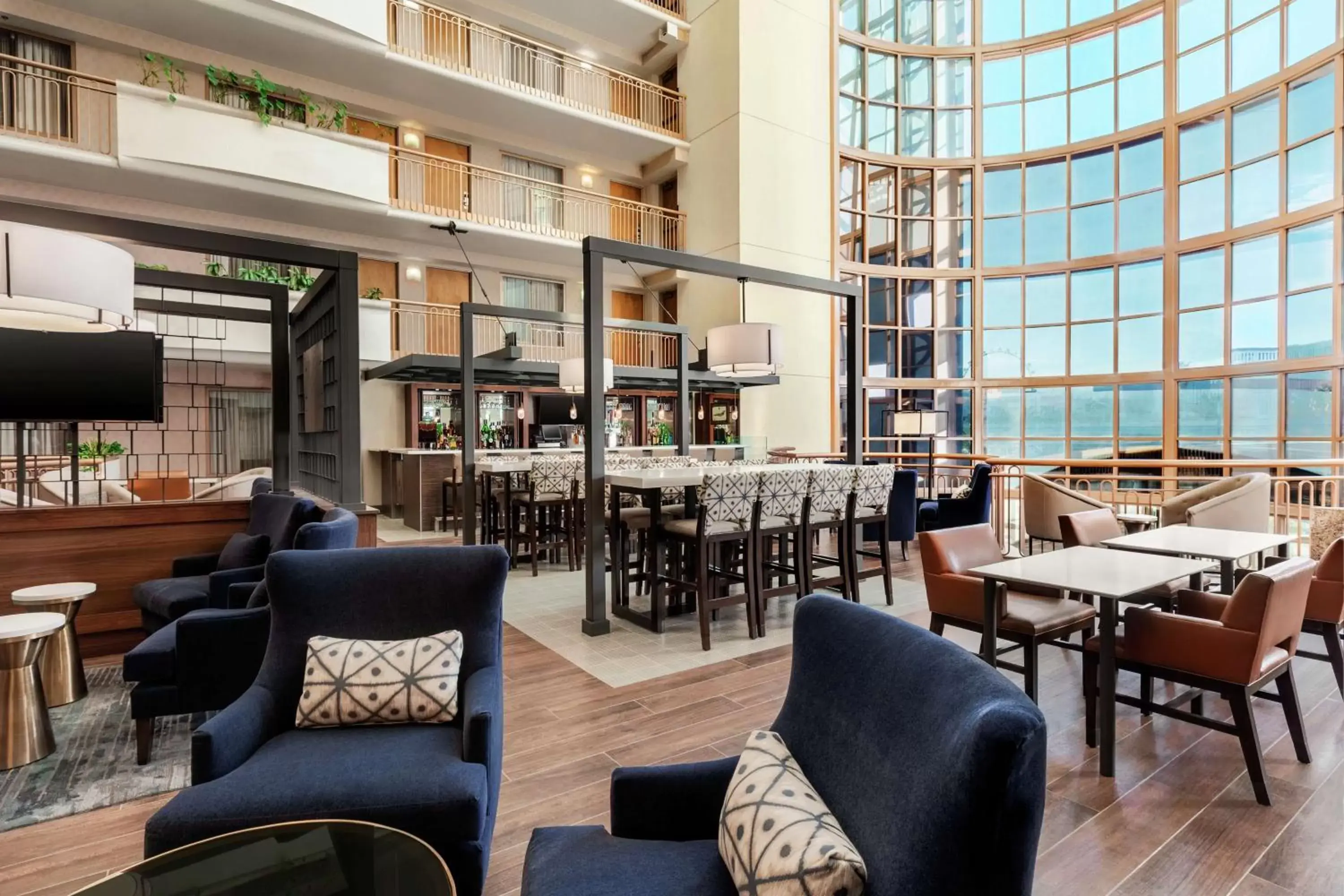 Lounge or bar, Lounge/Bar in Embassy Suites by Hilton Convention Center Las Vegas