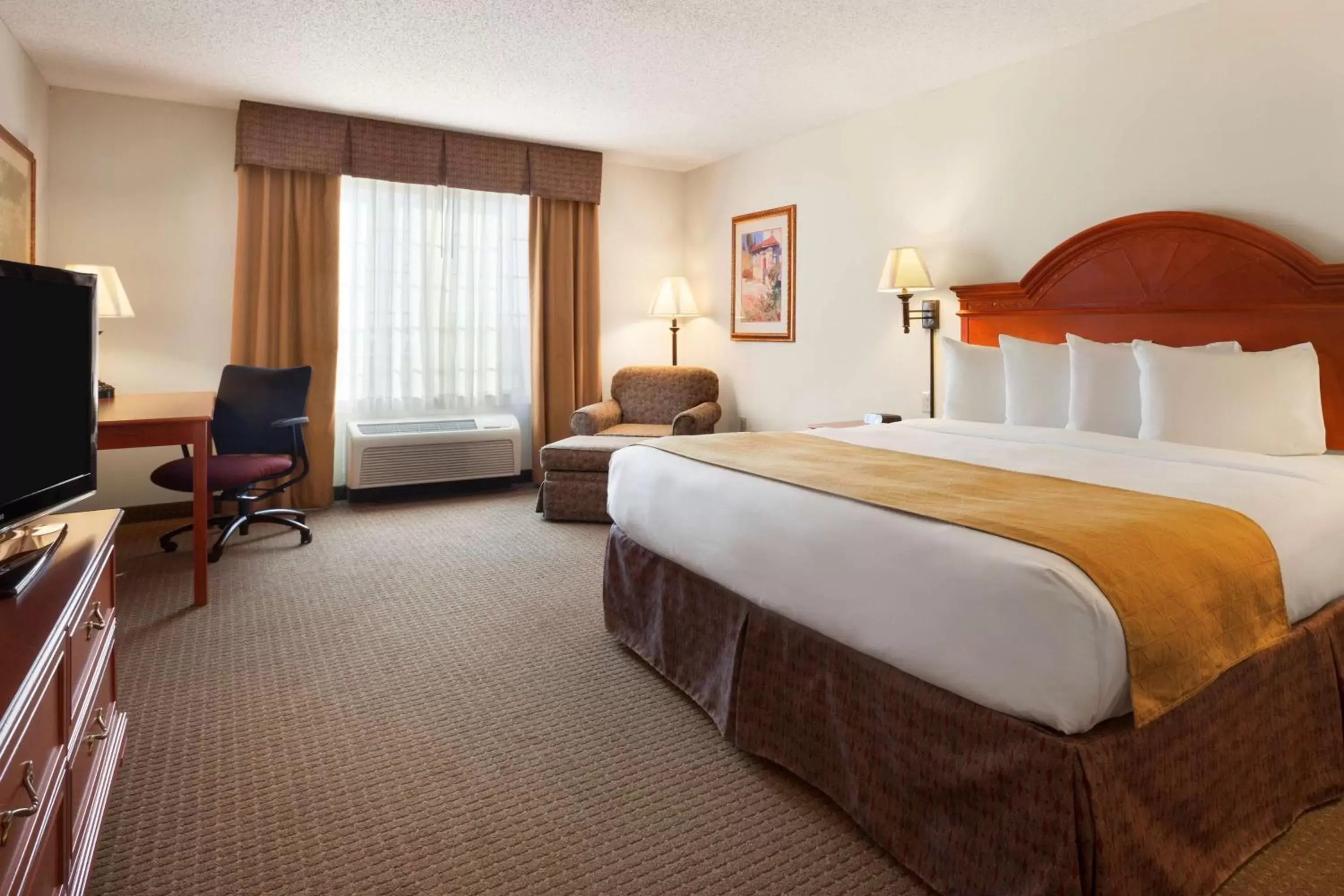 Photo of the whole room, Bed in Country Inn & Suites by Radisson, Northwood, IA