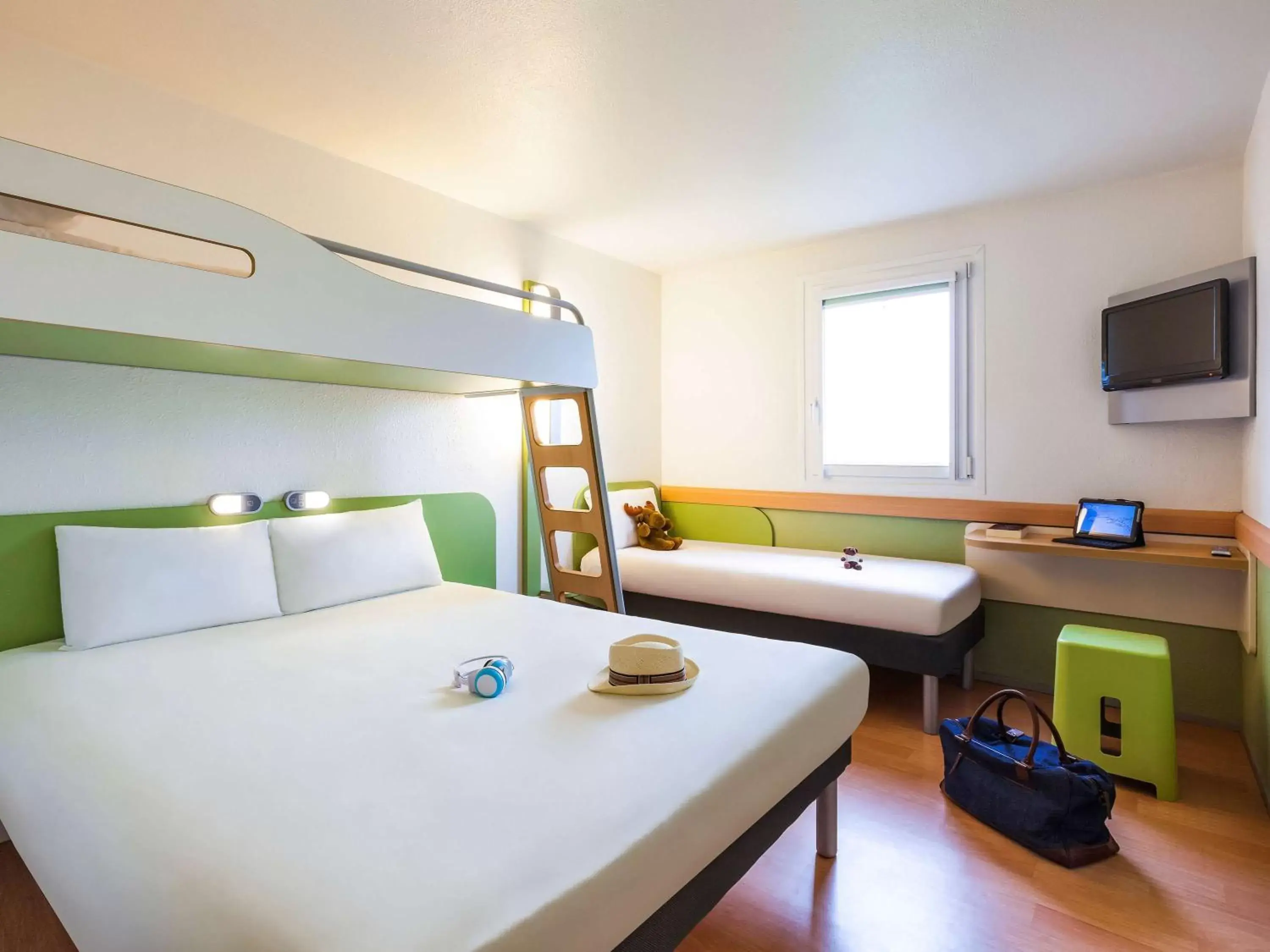 Photo of the whole room, Bunk Bed in ibis budget Marne la Vallée Pontault Combault