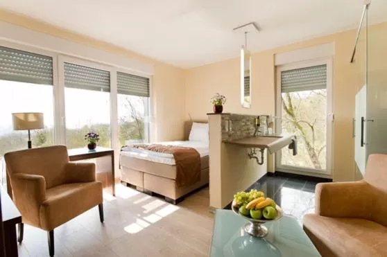 Bed in Design-Konferenzhotel & Restaurant Steinernes Schweinchen