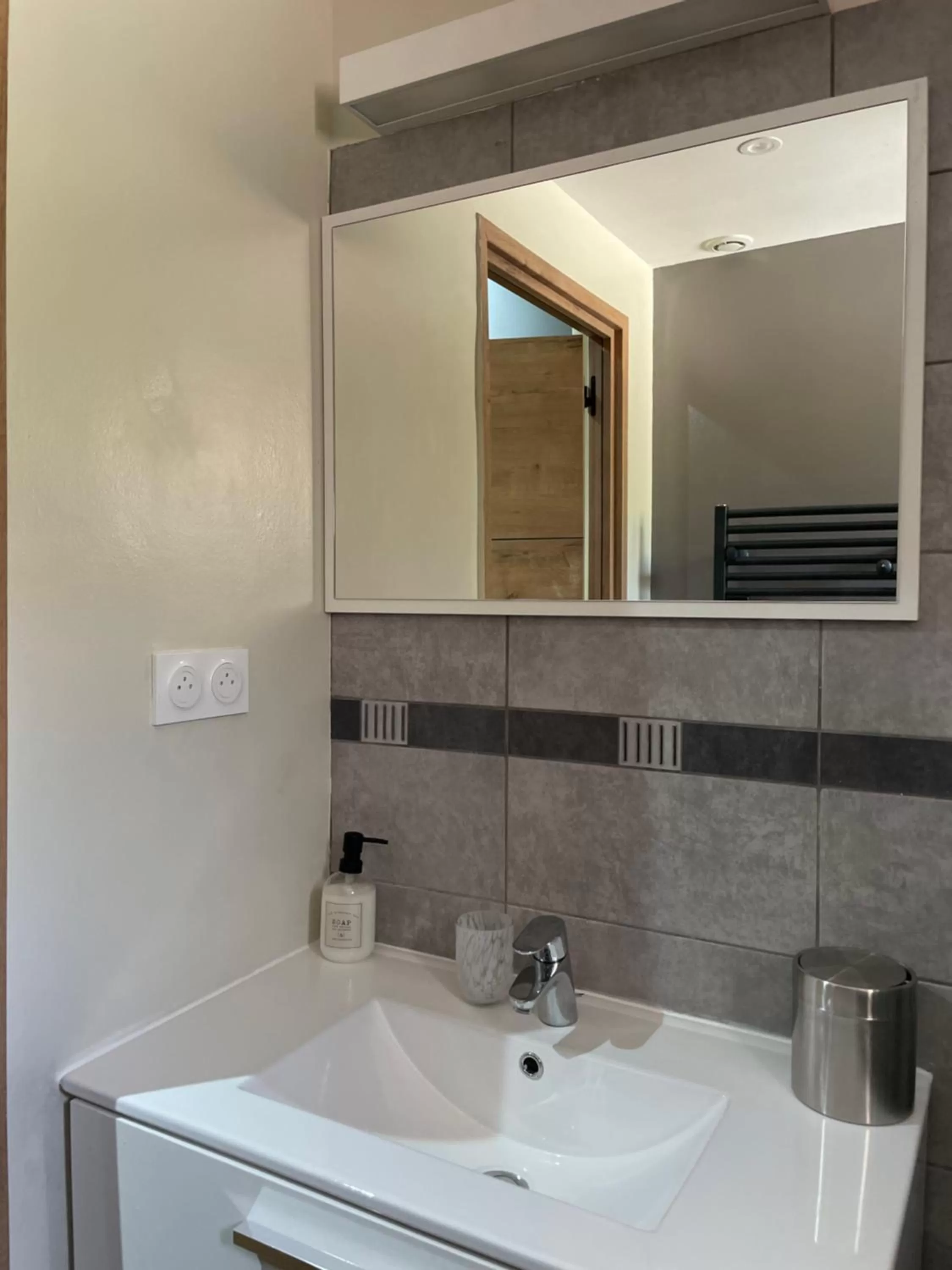 Bathroom in Chambre d'hôtes avec Jacuzzi Ventoux Cocoon