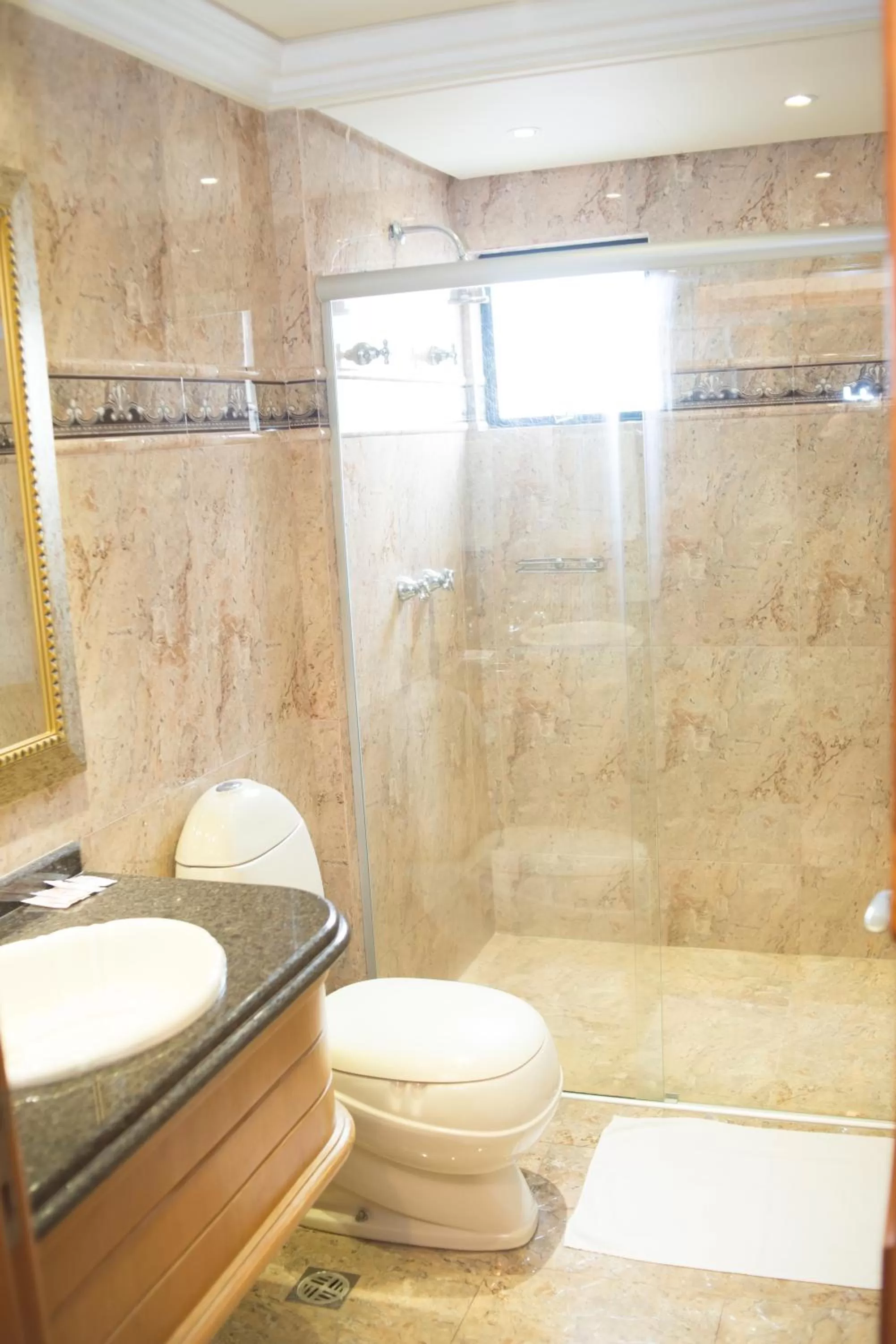 Bathroom in Rihad Palace Hotel