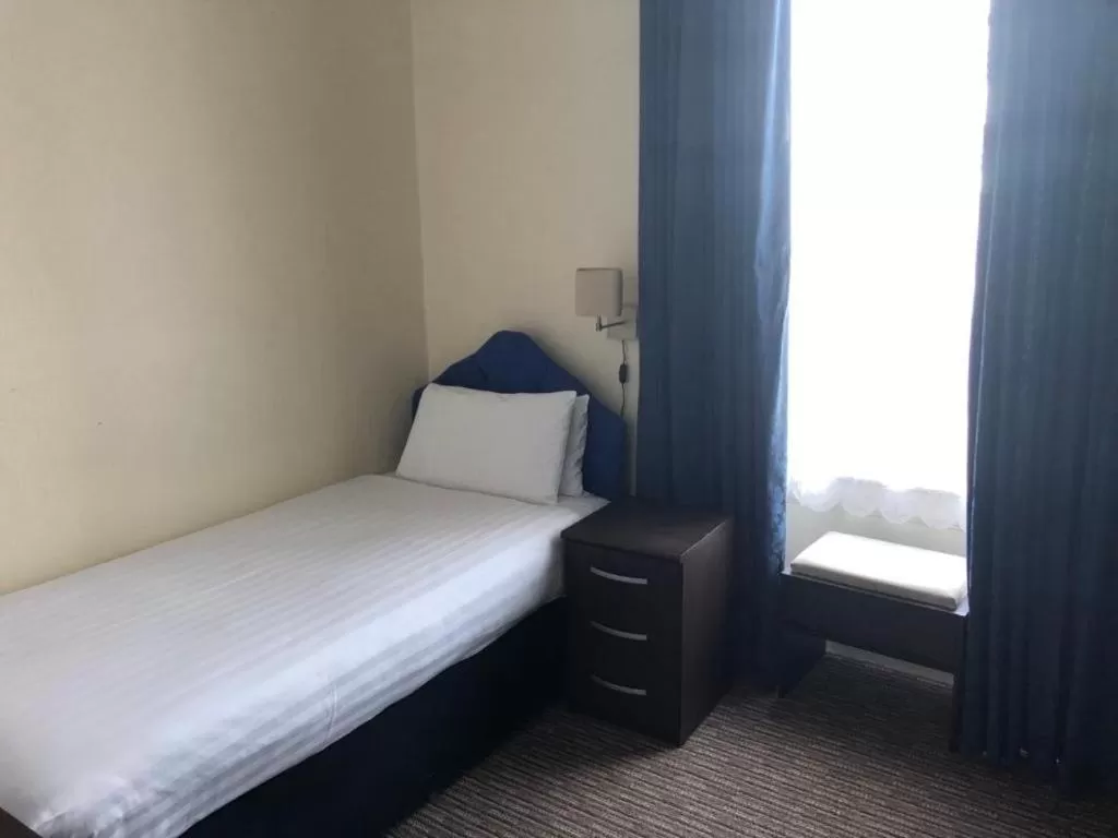 Bedroom, Bed in The Elgin Kintore Arms, Inverurie - Heritage Hotel Since 1855