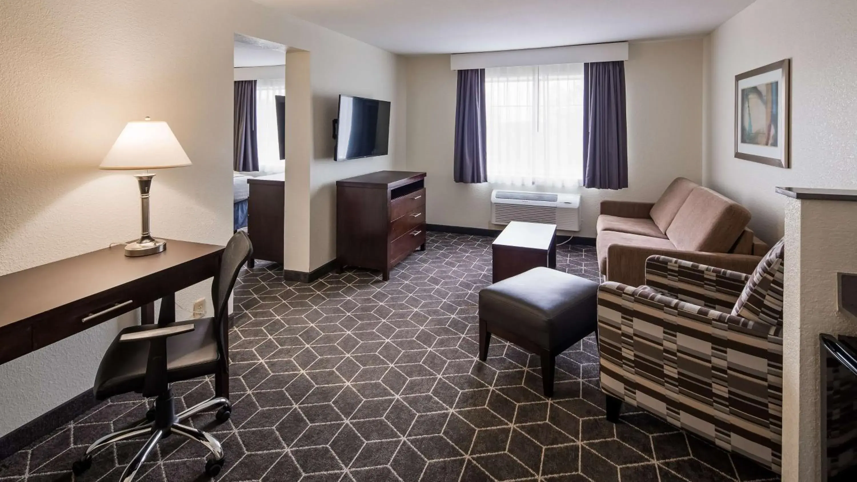 Photo of the whole room, Seating Area in Best Western Plus Portage Hotel and Suites