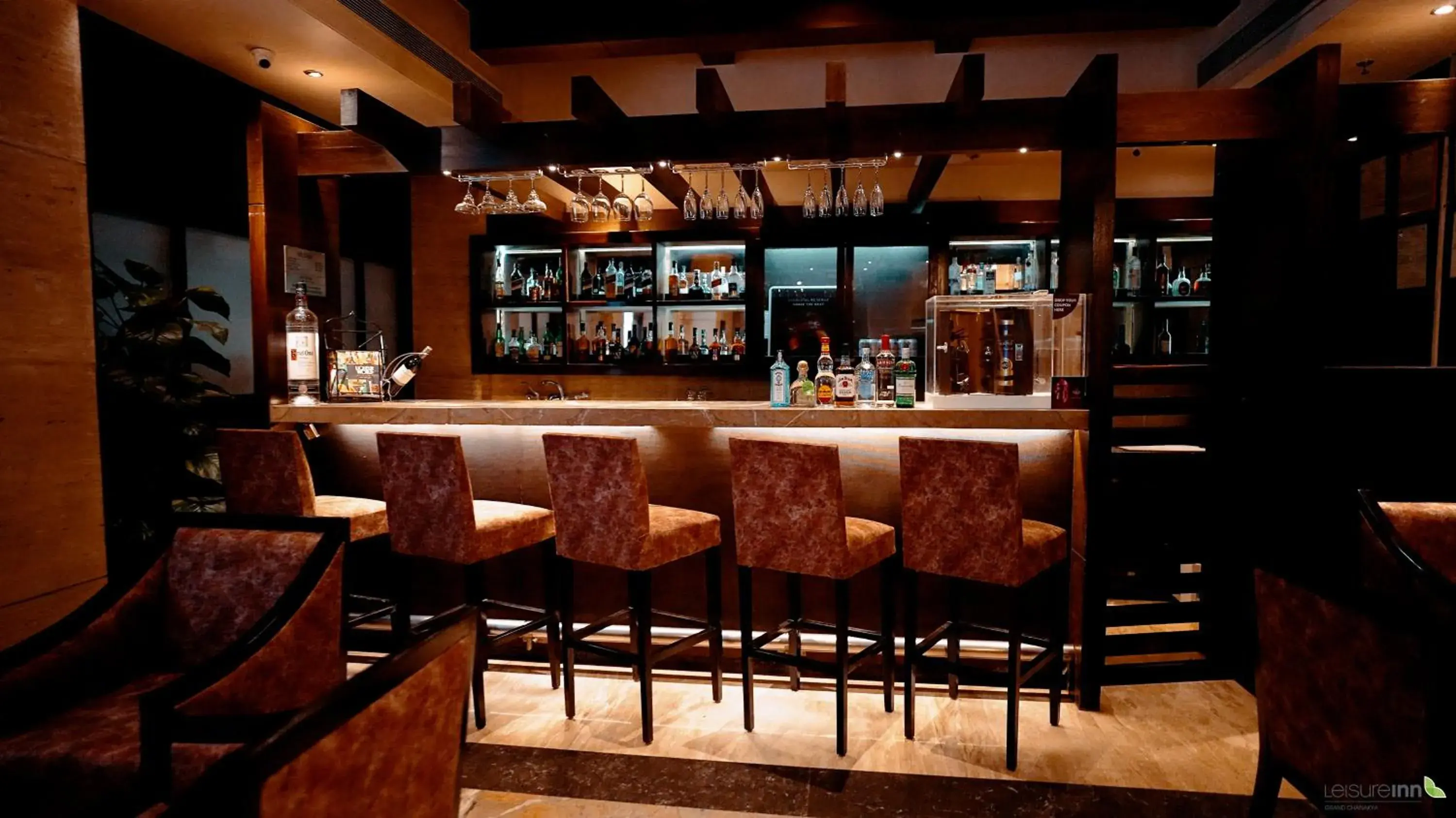 Lounge or bar in Leisure Inn Grand Chanakya Lounge or bar in Leisure Inn Grand Chanakya