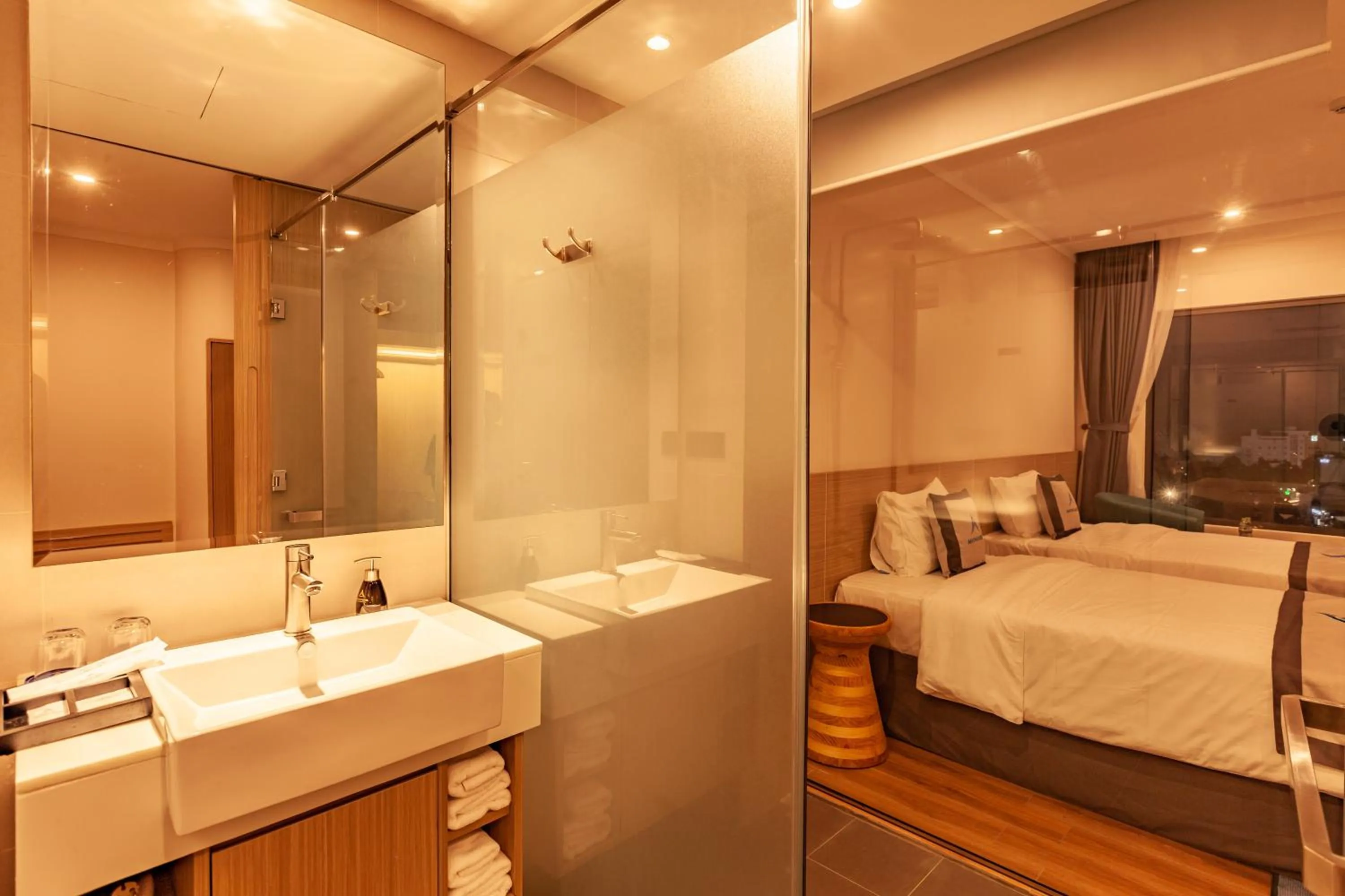 Bathroom, Bed in An Phu Hotel