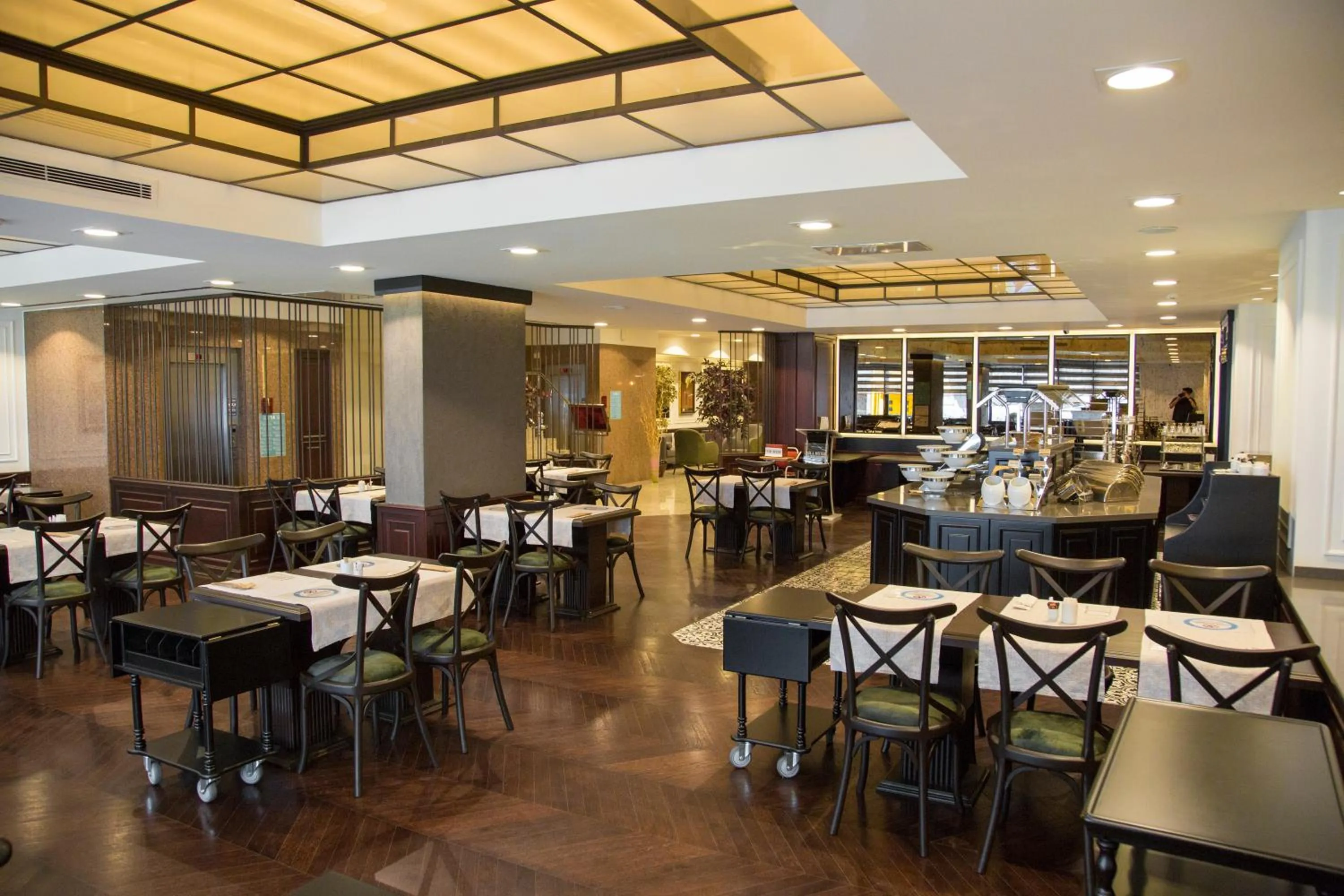 Restaurant/places to eat in Dila Hotel