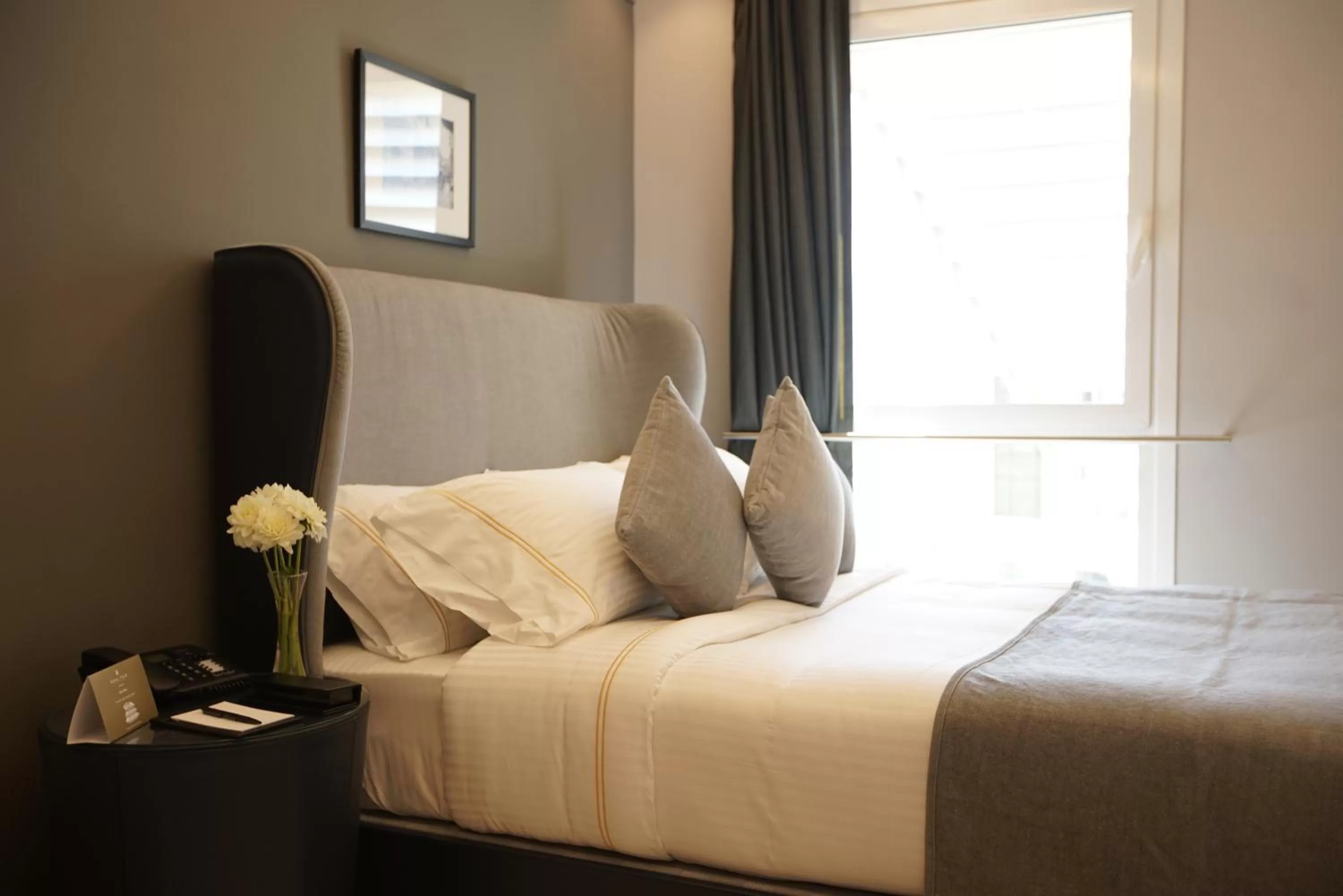 Bed in Royal Tulip Achrafieh