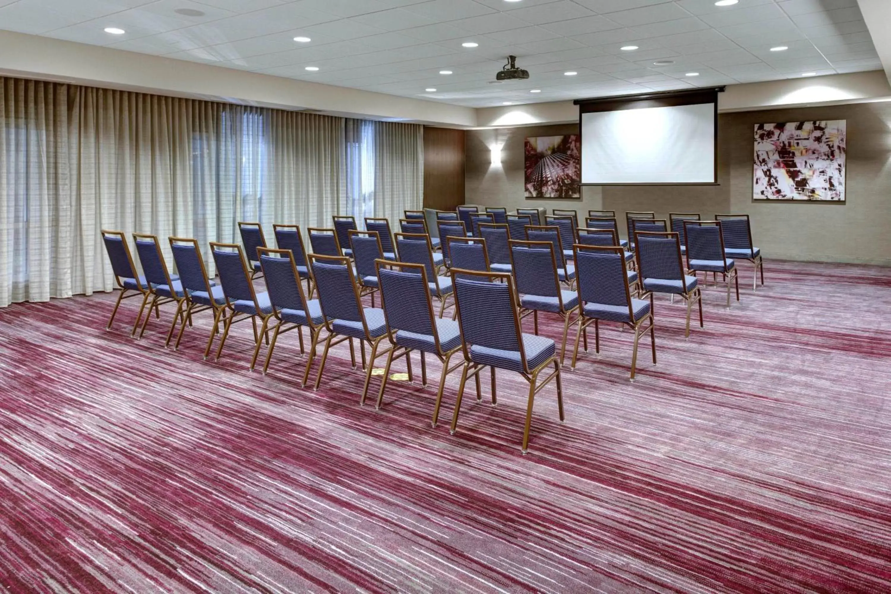 Meeting/conference room in Courtyard by Marriott New Orleans Westbank/Gretna