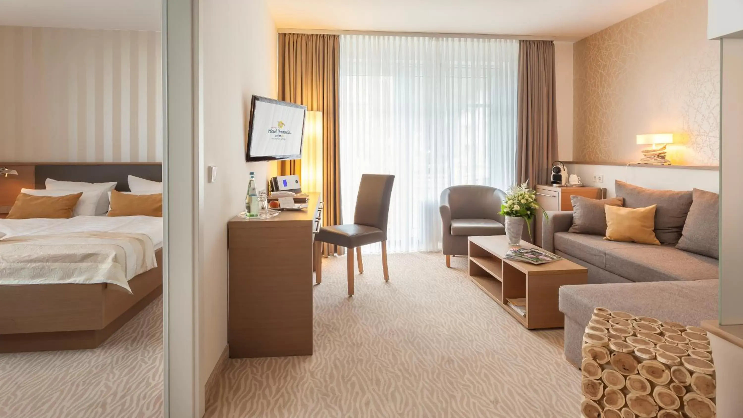 Suite with Balcony and Direct View of the Sea in Hotel Bernstein Suite with Balcony and Direct View of the Sea in Hotel Bernstein