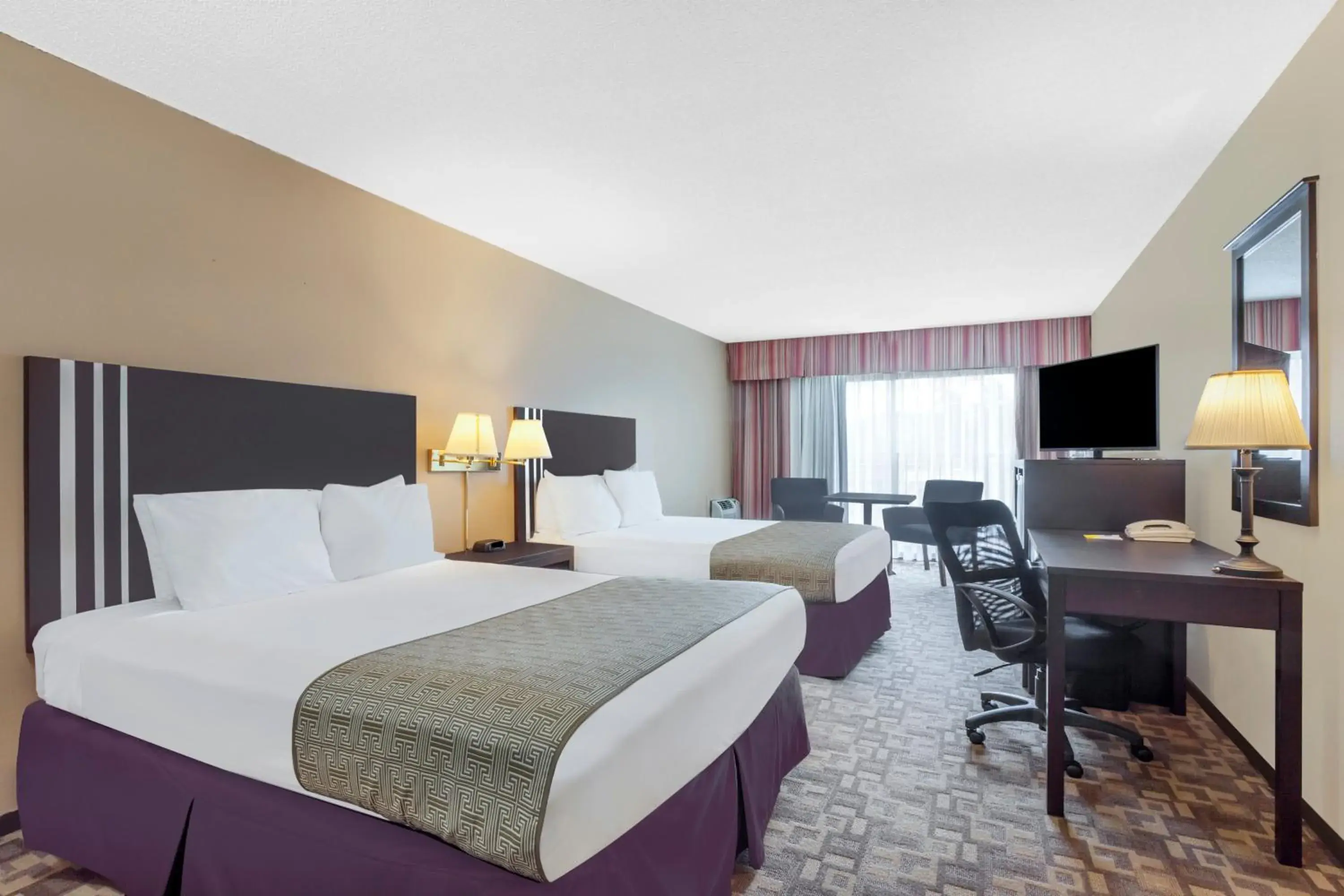 Photo of the whole room, Bed in Days Inn By Wyndham Bellingham WA Photo of the whole room, Bed in Days Inn By Wyndham Bellingham WA